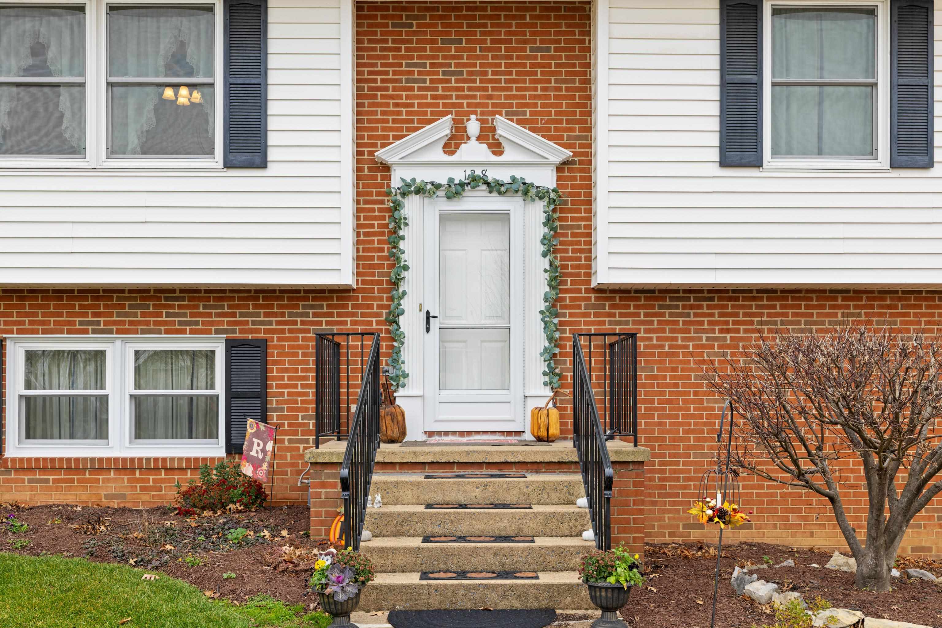 138 FIRST ST, BROADWAY, Virginia 22815, 4 Bedrooms Bedrooms, ,2 BathroomsBathrooms,Residential,138 FIRST ST,671471 MLS # 671471