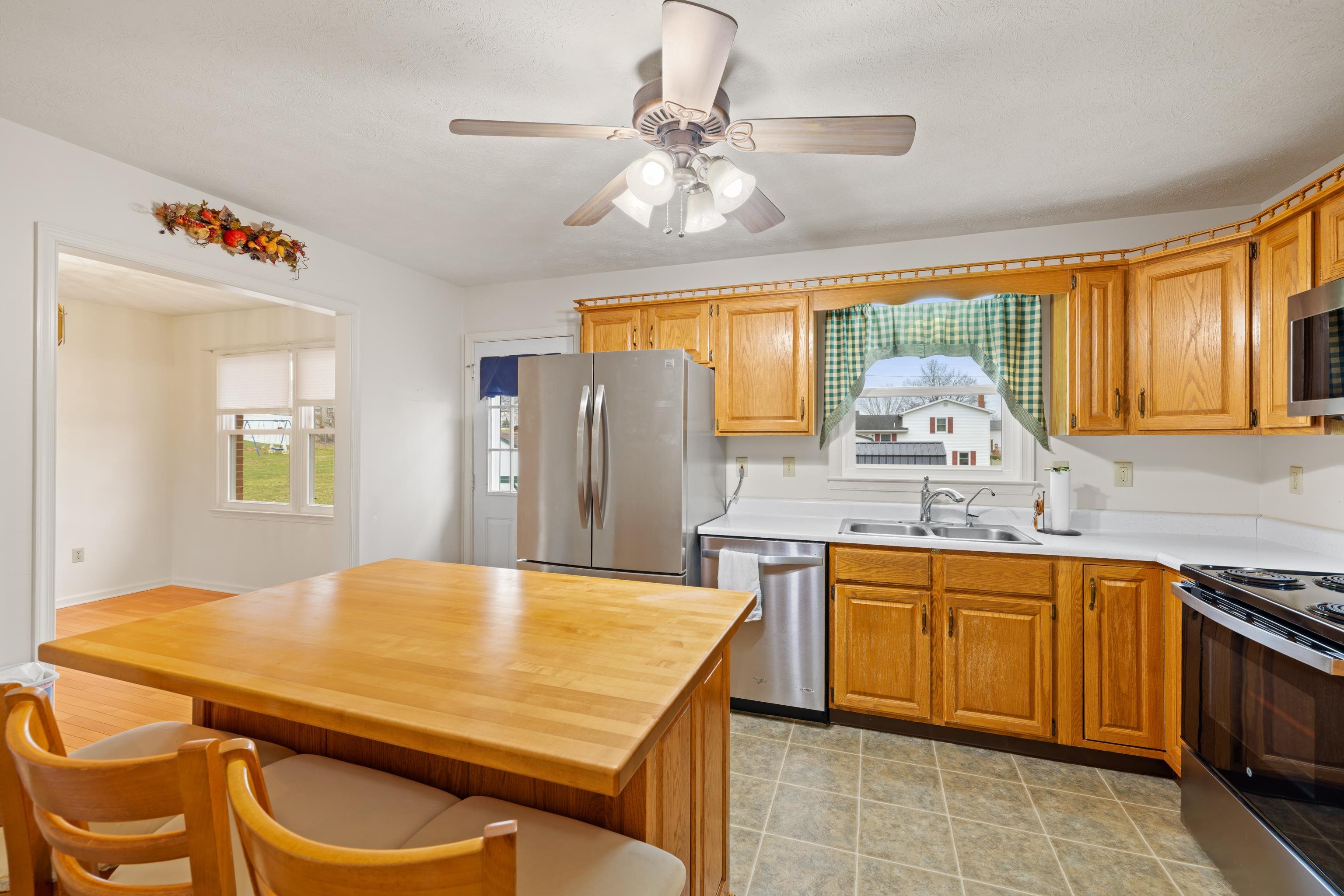 138 FIRST ST, BROADWAY, Virginia 22815, 4 Bedrooms Bedrooms, ,2 BathroomsBathrooms,Residential,138 FIRST ST,671471 MLS # 671471