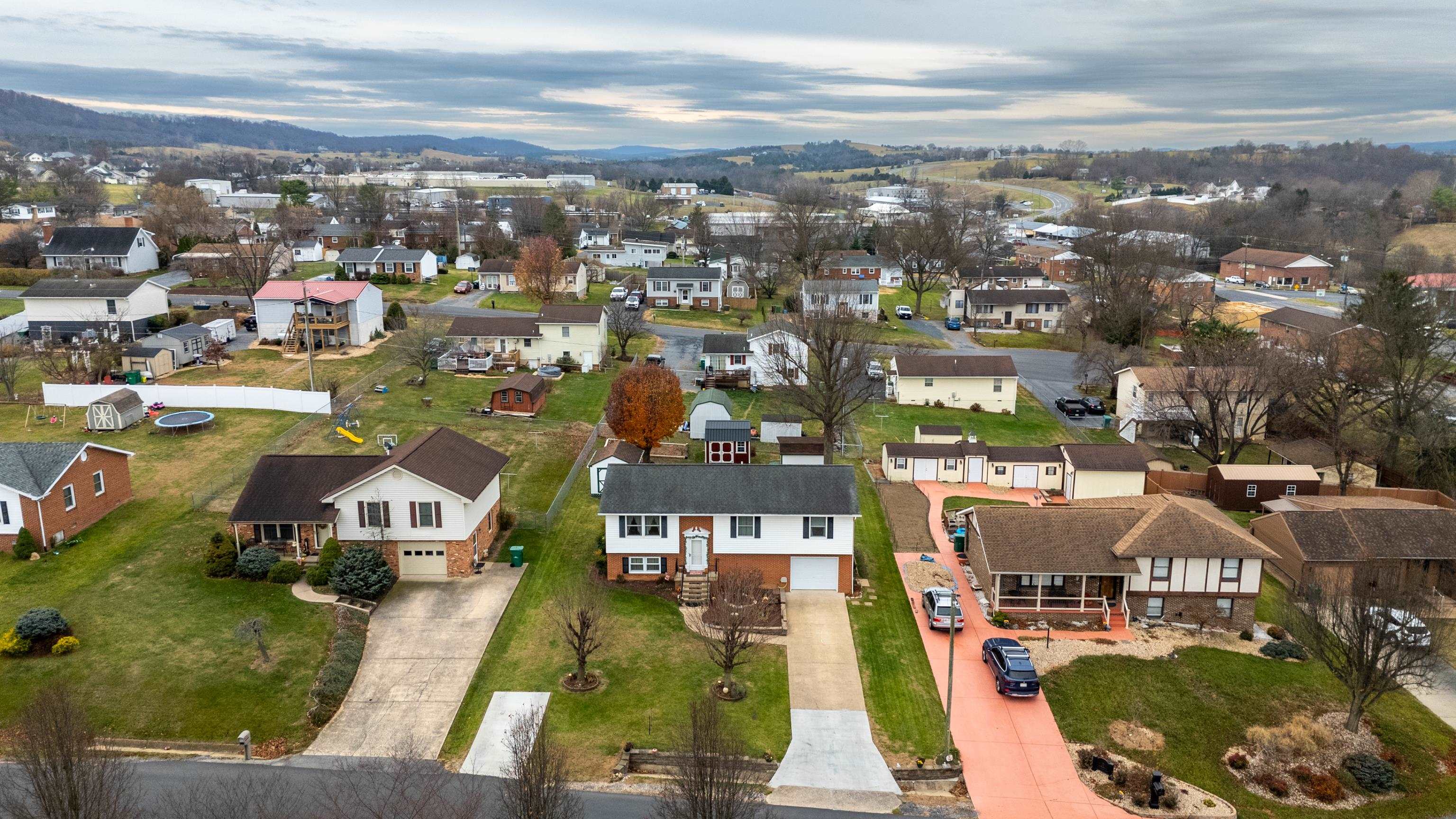 138 FIRST ST, BROADWAY, Virginia 22815, 4 Bedrooms Bedrooms, ,2 BathroomsBathrooms,Residential,138 FIRST ST,671471 MLS # 671471