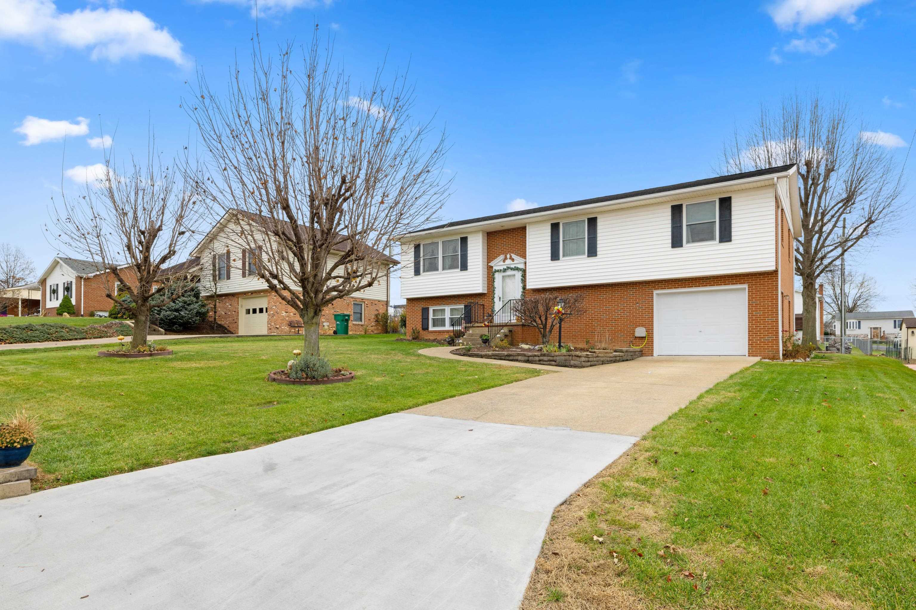 138 FIRST ST, BROADWAY, Virginia 22815, 4 Bedrooms Bedrooms, ,2 BathroomsBathrooms,Residential,138 FIRST ST,671471 MLS # 671471