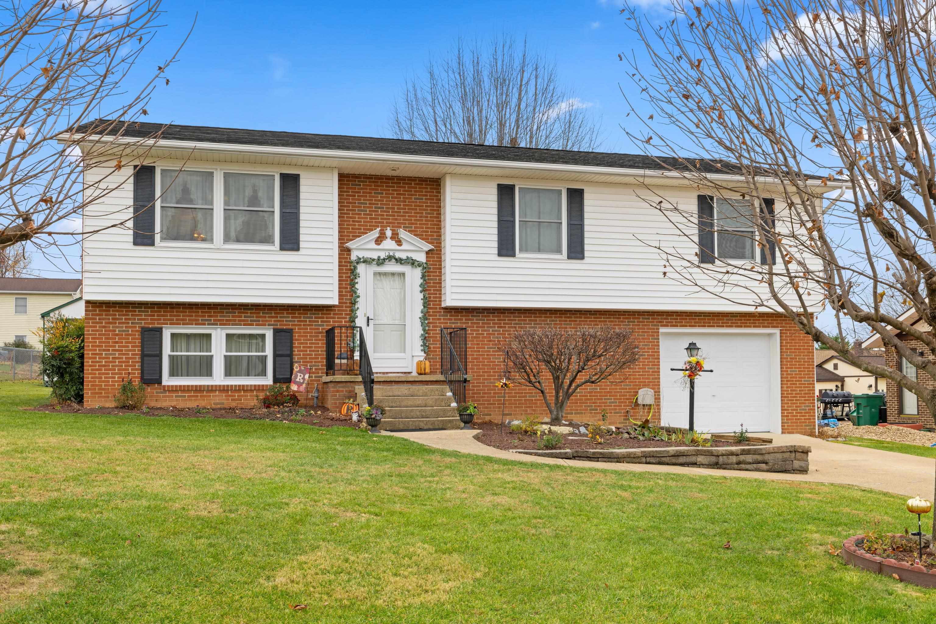 138 FIRST ST, BROADWAY, Virginia 22815, 4 Bedrooms Bedrooms, ,2 BathroomsBathrooms,Residential,138 FIRST ST,671471 MLS # 671471