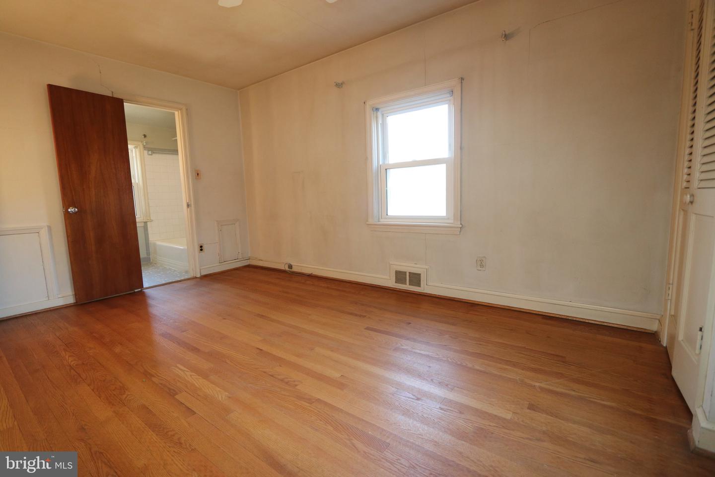 3200 N COLUMBUS ST, ARLINGTON, Virginia 22207, 3 Bedrooms Bedrooms, ,2 BathroomsBathrooms,Residential,For sale,3200 N COLUMBUS ST,VAAR2066224 MLS # VAAR2066224