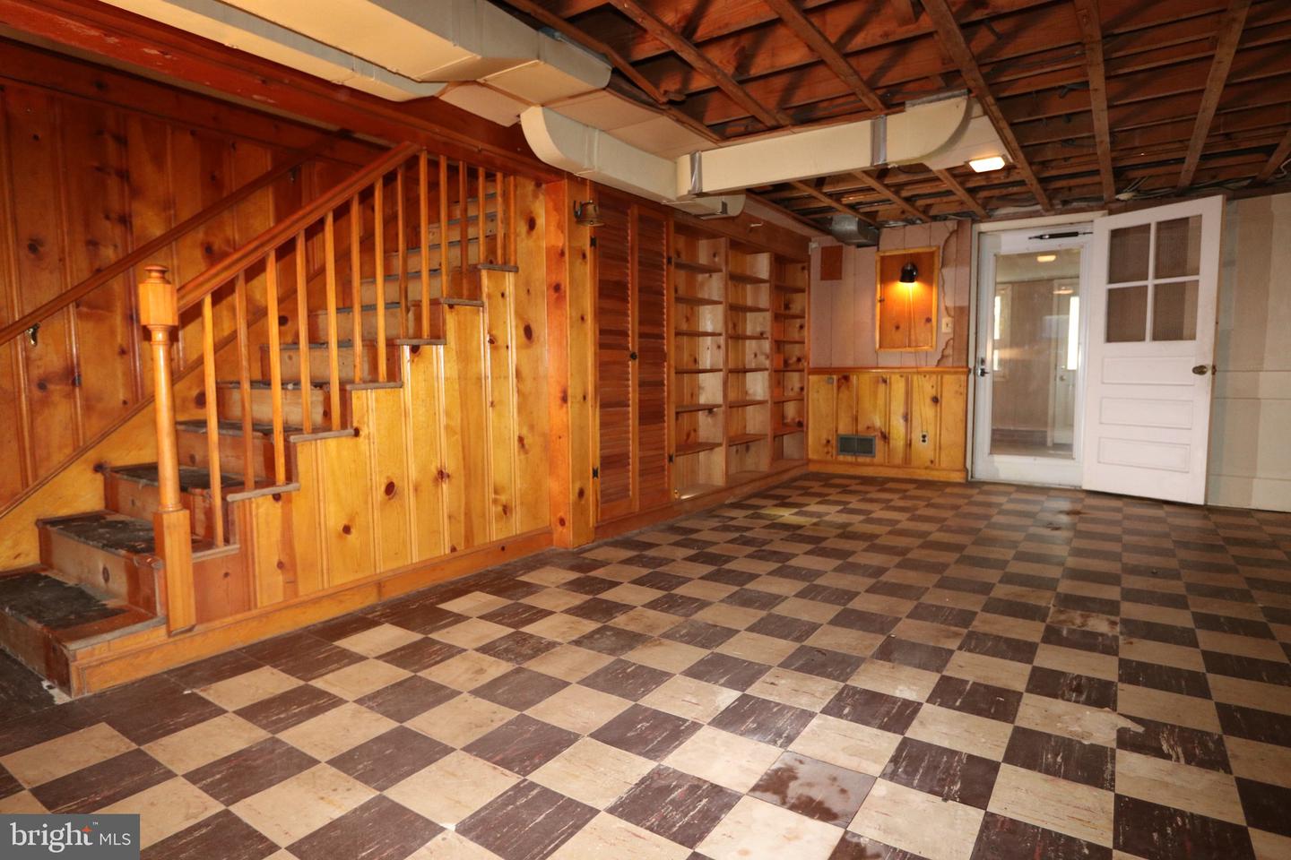 3200 N COLUMBUS ST, ARLINGTON, Virginia 22207, 3 Bedrooms Bedrooms, ,2 BathroomsBathrooms,Residential,For sale,3200 N COLUMBUS ST,VAAR2066224 MLS # VAAR2066224