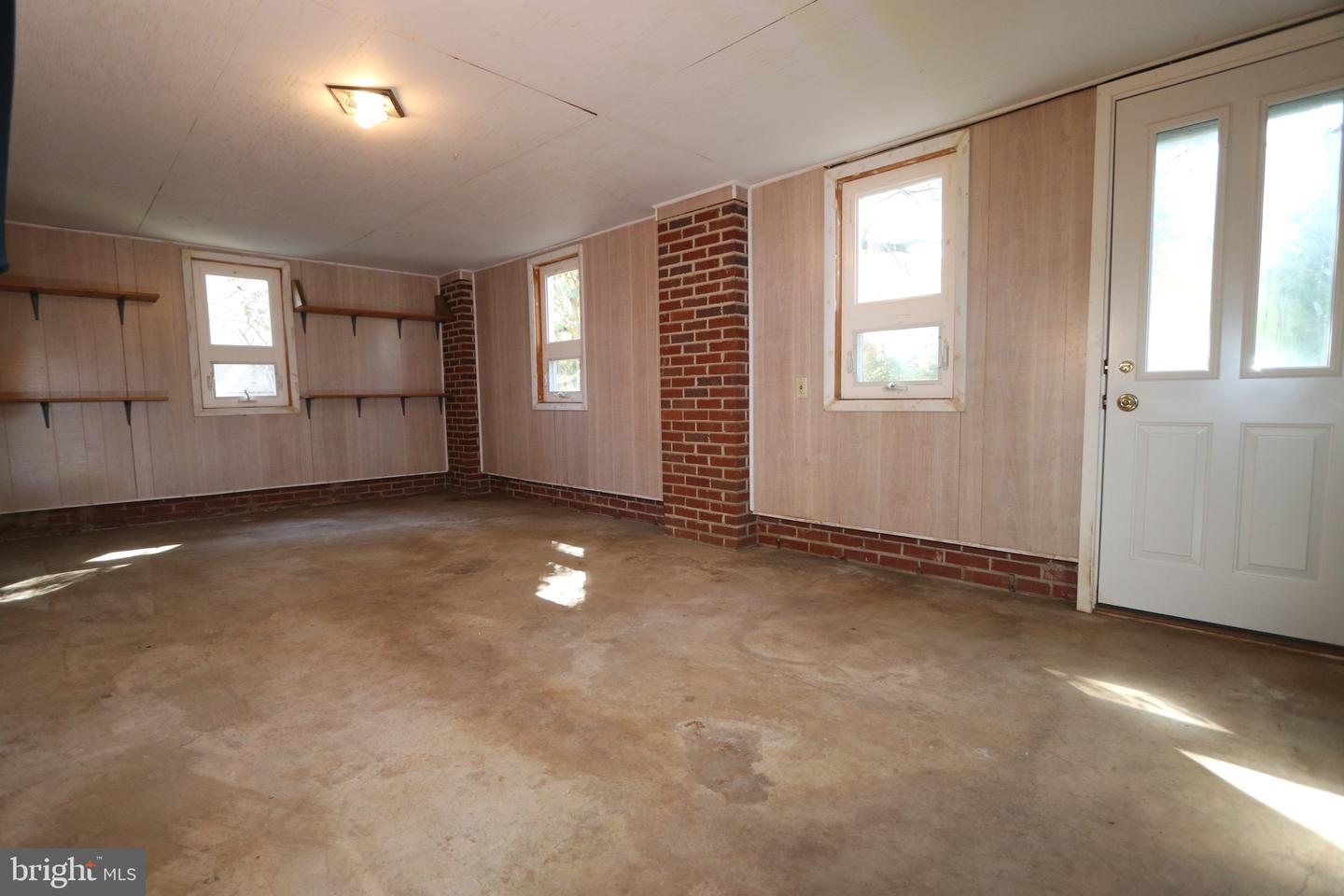 3200 N COLUMBUS ST, ARLINGTON, Virginia 22207, 3 Bedrooms Bedrooms, ,2 BathroomsBathrooms,Residential,For sale,3200 N COLUMBUS ST,VAAR2066224 MLS # VAAR2066224