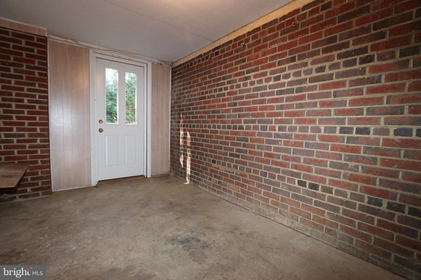 3200 N COLUMBUS ST, ARLINGTON, Virginia 22207, 3 Bedrooms Bedrooms, ,2 BathroomsBathrooms,Residential,For sale,3200 N COLUMBUS ST,VAAR2066224 MLS # VAAR2066224