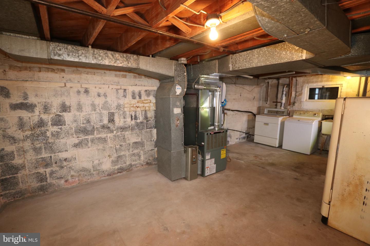 3200 N COLUMBUS ST, ARLINGTON, Virginia 22207, 3 Bedrooms Bedrooms, ,2 BathroomsBathrooms,Residential,For sale,3200 N COLUMBUS ST,VAAR2066224 MLS # VAAR2066224