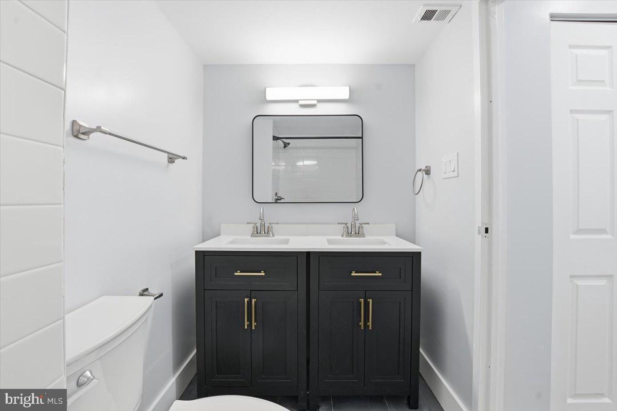 9713 KINGS CROWN CT #1, FAIRFAX, Virginia 22031, 2 Bedrooms Bedrooms, ,2 BathroomsBathrooms,Residential,For sale,9713 KINGS CROWN CT #1,VAFX2279986 MLS # VAFX2279986