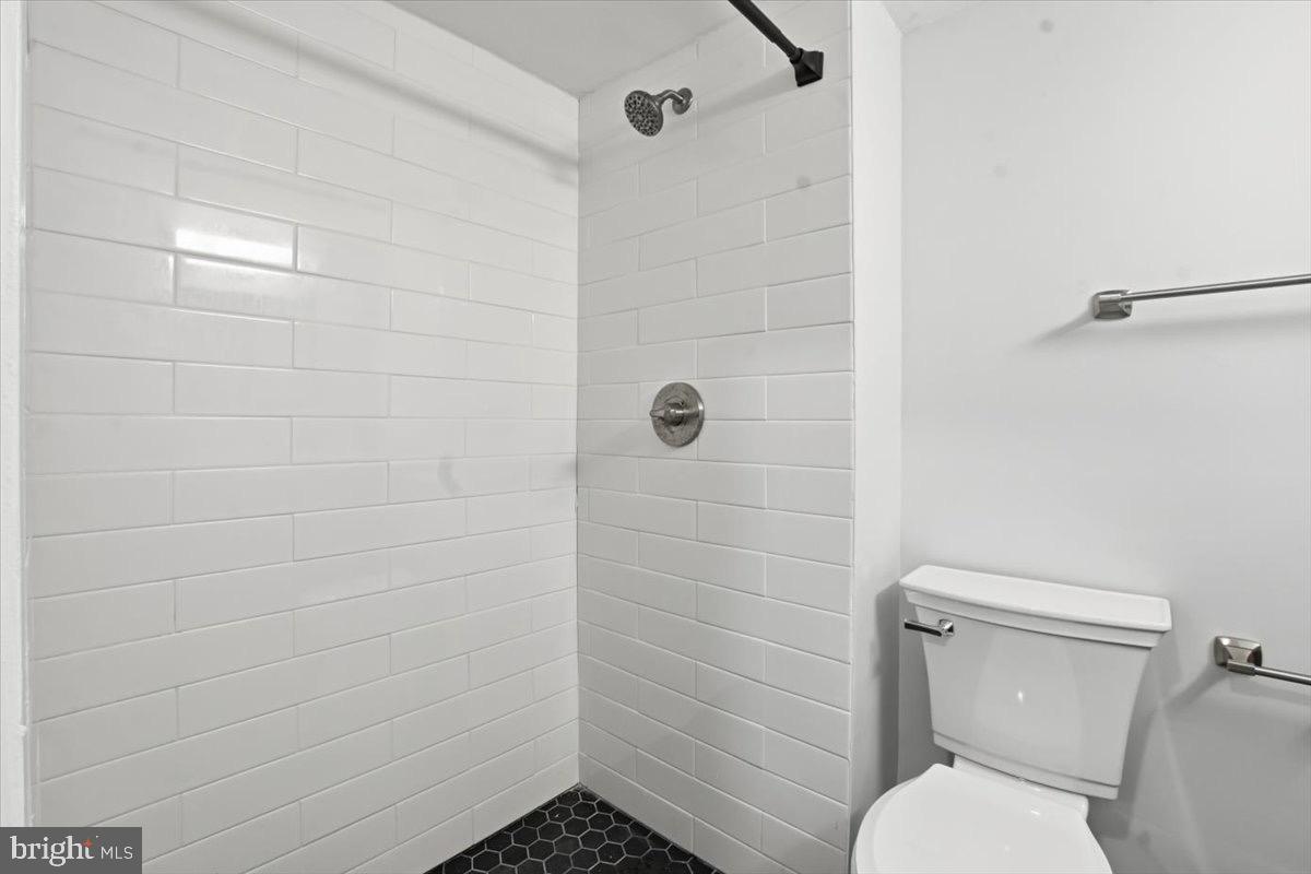 9713 KINGS CROWN CT #1, FAIRFAX, Virginia 22031, 2 Bedrooms Bedrooms, ,2 BathroomsBathrooms,Residential,For sale,9713 KINGS CROWN CT #1,VAFX2279986 MLS # VAFX2279986