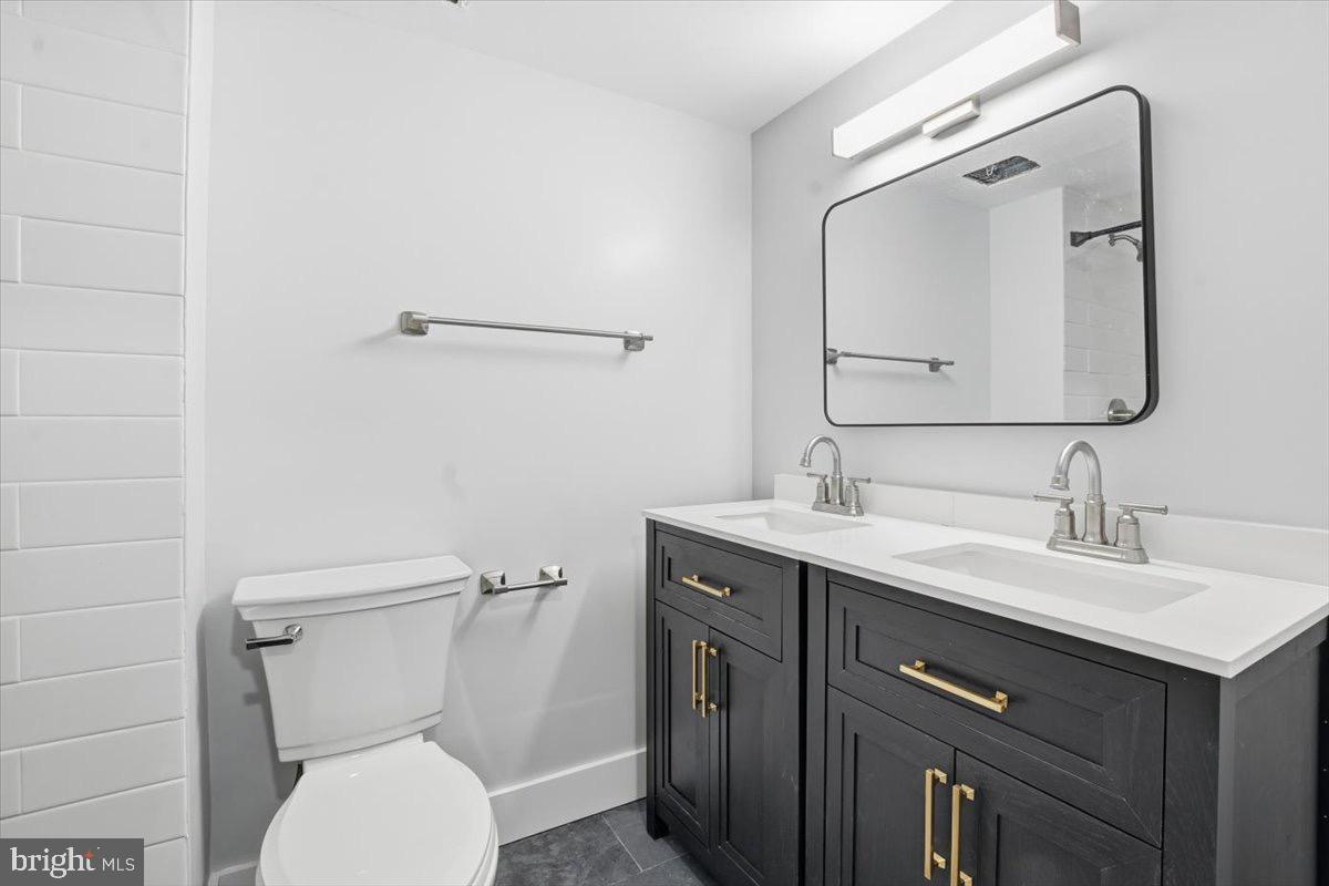 9713 KINGS CROWN CT #1, FAIRFAX, Virginia 22031, 2 Bedrooms Bedrooms, ,2 BathroomsBathrooms,Residential,For sale,9713 KINGS CROWN CT #1,VAFX2279986 MLS # VAFX2279986