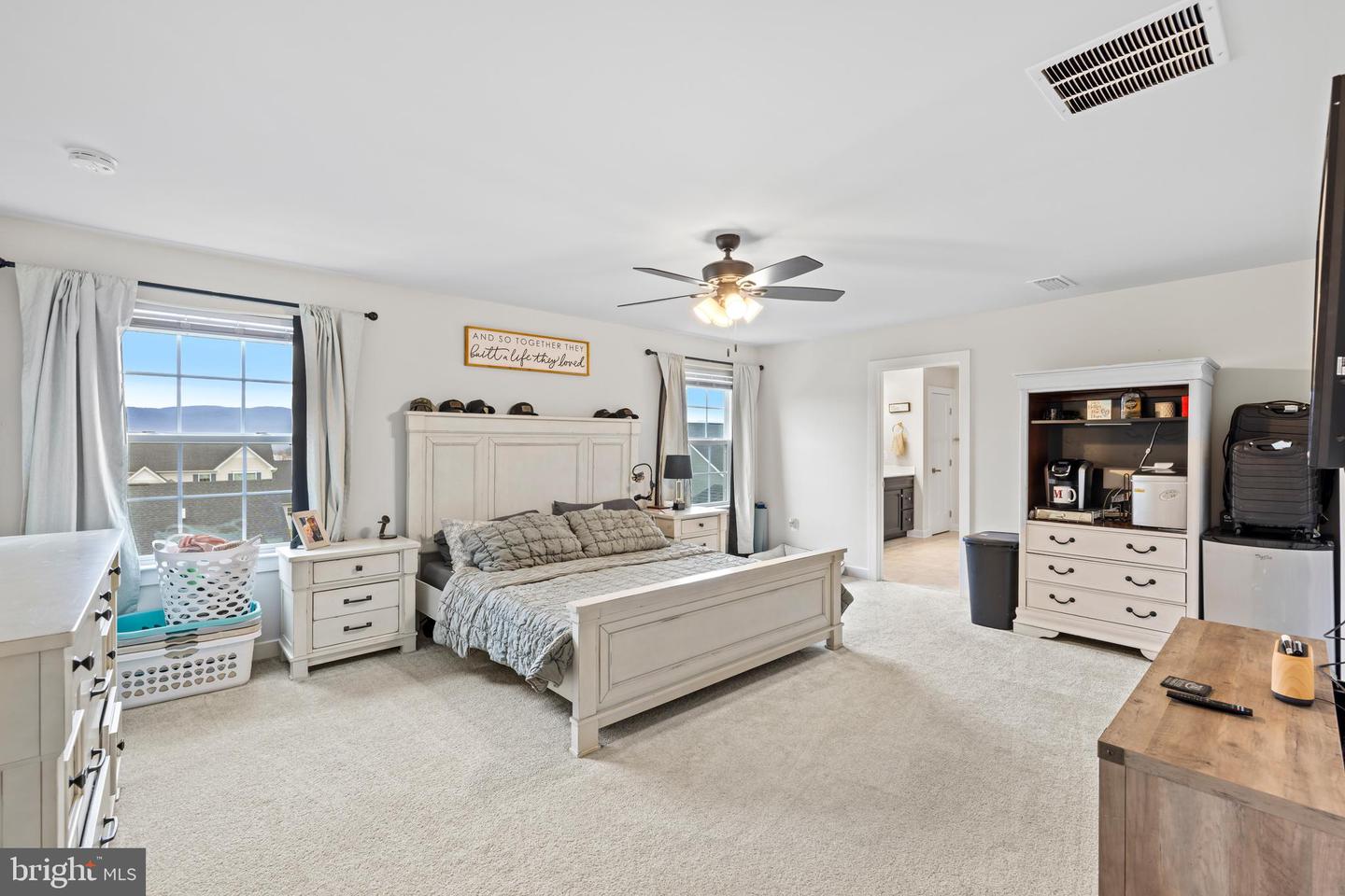 10166 OAK CIRCLE LN, MCGAHEYSVILLE, Virginia 22840, 6 Bedrooms Bedrooms, ,5 BathroomsBathrooms,Residential,For sale,10166 OAK CIRCLE LN,VARO2002746 MLS # VARO2002746