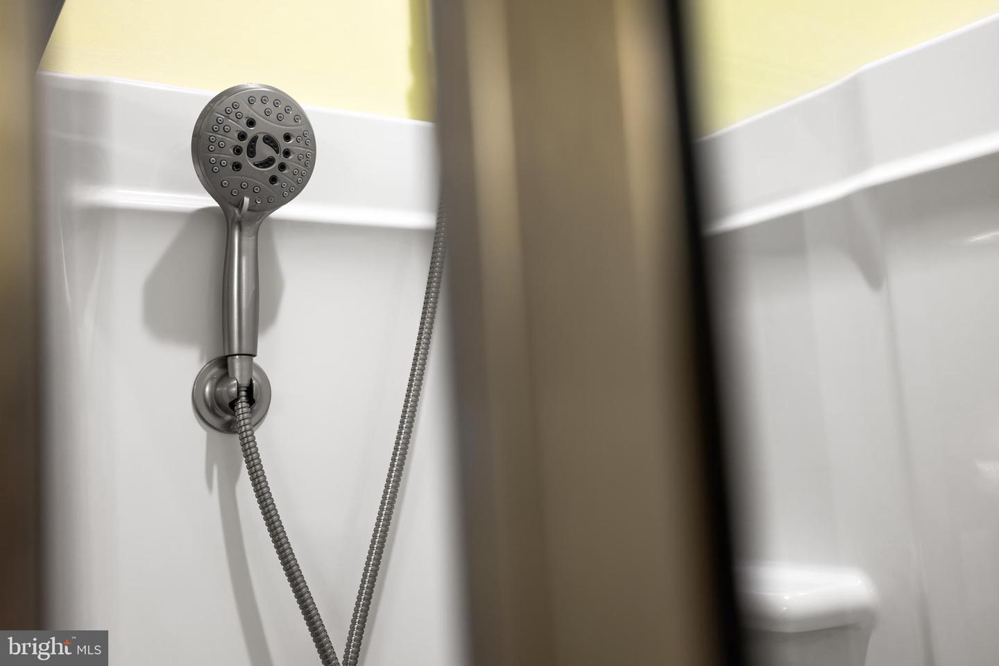 10166 OAK CIRCLE LN, MCGAHEYSVILLE, Virginia 22840, 6 Bedrooms Bedrooms, ,5 BathroomsBathrooms,Residential,For sale,10166 OAK CIRCLE LN,VARO2002746 MLS # VARO2002746