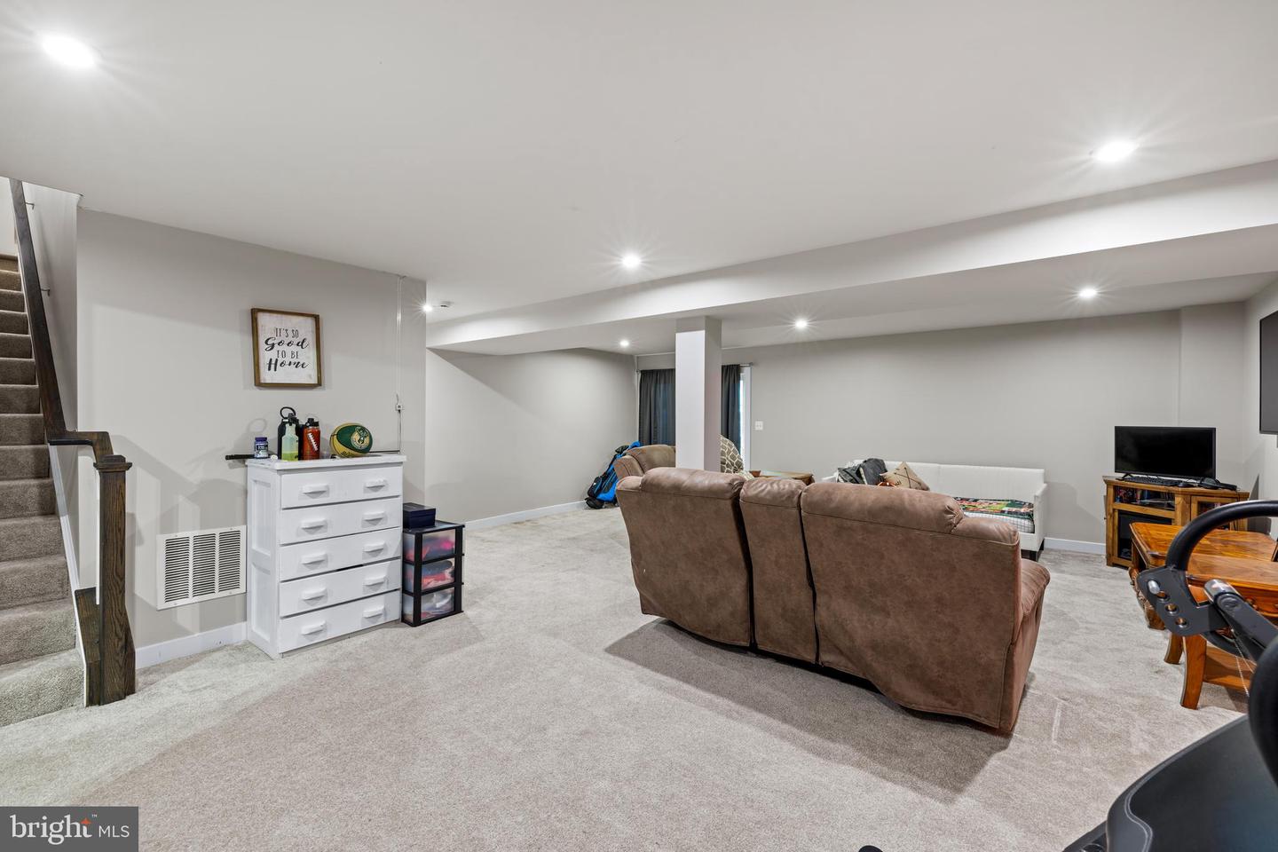 10166 OAK CIRCLE LN, MCGAHEYSVILLE, Virginia 22840, 6 Bedrooms Bedrooms, ,5 BathroomsBathrooms,Residential,For sale,10166 OAK CIRCLE LN,VARO2002746 MLS # VARO2002746