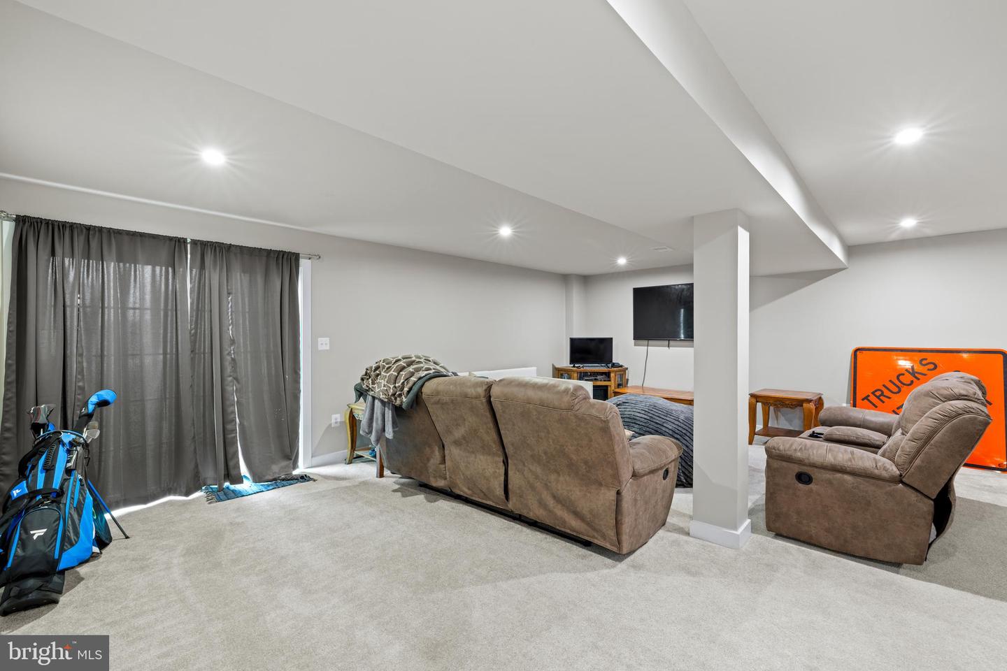 10166 OAK CIRCLE LN, MCGAHEYSVILLE, Virginia 22840, 6 Bedrooms Bedrooms, ,5 BathroomsBathrooms,Residential,For sale,10166 OAK CIRCLE LN,VARO2002746 MLS # VARO2002746