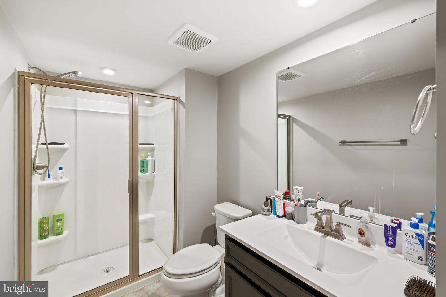 10166 OAK CIRCLE LN, MCGAHEYSVILLE, Virginia 22840, 6 Bedrooms Bedrooms, ,5 BathroomsBathrooms,Residential,For sale,10166 OAK CIRCLE LN,VARO2002746 MLS # VARO2002746