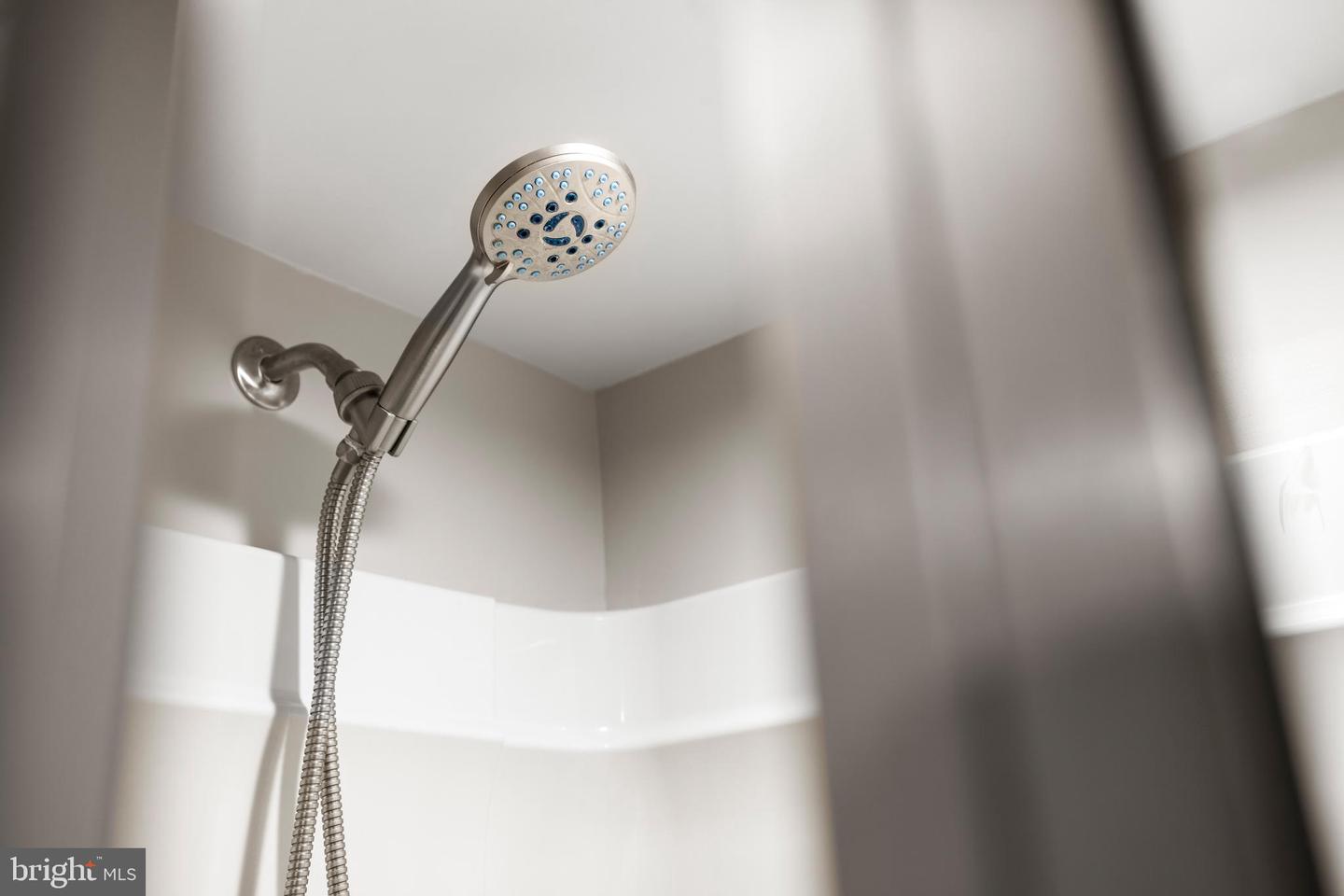 10166 OAK CIRCLE LN, MCGAHEYSVILLE, Virginia 22840, 6 Bedrooms Bedrooms, ,5 BathroomsBathrooms,Residential,For sale,10166 OAK CIRCLE LN,VARO2002746 MLS # VARO2002746