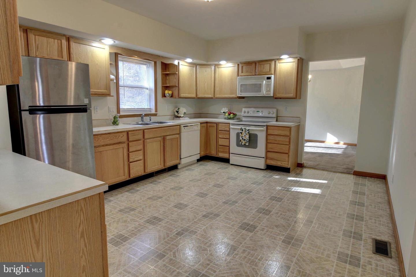 745 FIRE TRAIL RD, LINDEN, Virginia 22642, 4 Bedrooms Bedrooms, ,3 BathroomsBathrooms,Residential,For sale,745 FIRE TRAIL RD,VAWR2012834 MLS # VAWR2012834