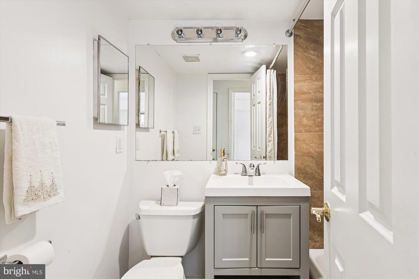 3874 LYNDHURST DR #103, FAIRFAX, Virginia 22031, 2 Bedrooms Bedrooms, ,1 BathroomBathrooms,Residential,For sale,3874 LYNDHURST DR #103,VAFC2007516 MLS # VAFC2007516