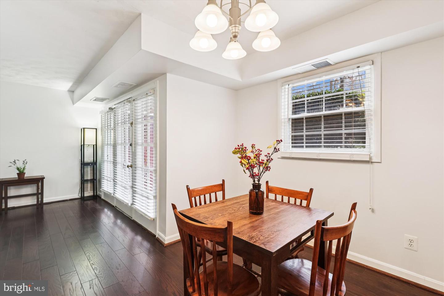 3874 LYNDHURST DR #103, FAIRFAX, Virginia 22031, 2 Bedrooms Bedrooms, ,1 BathroomBathrooms,Residential,For sale,3874 LYNDHURST DR #103,VAFC2007516 MLS # VAFC2007516