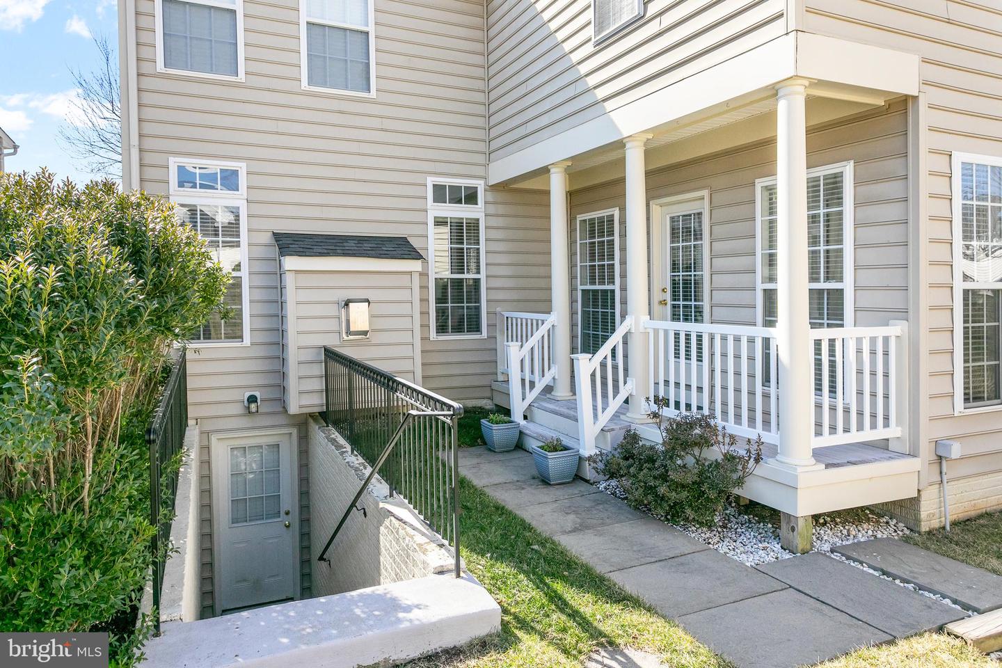 2424 FIVE FATHOM CIR, WOODBRIDGE, Virginia 22191, 5 Bedrooms Bedrooms, ,3 BathroomsBathrooms,Residential,For sale,2424 FIVE FATHOM CIR,VAPW2108274 MLS # VAPW2108274