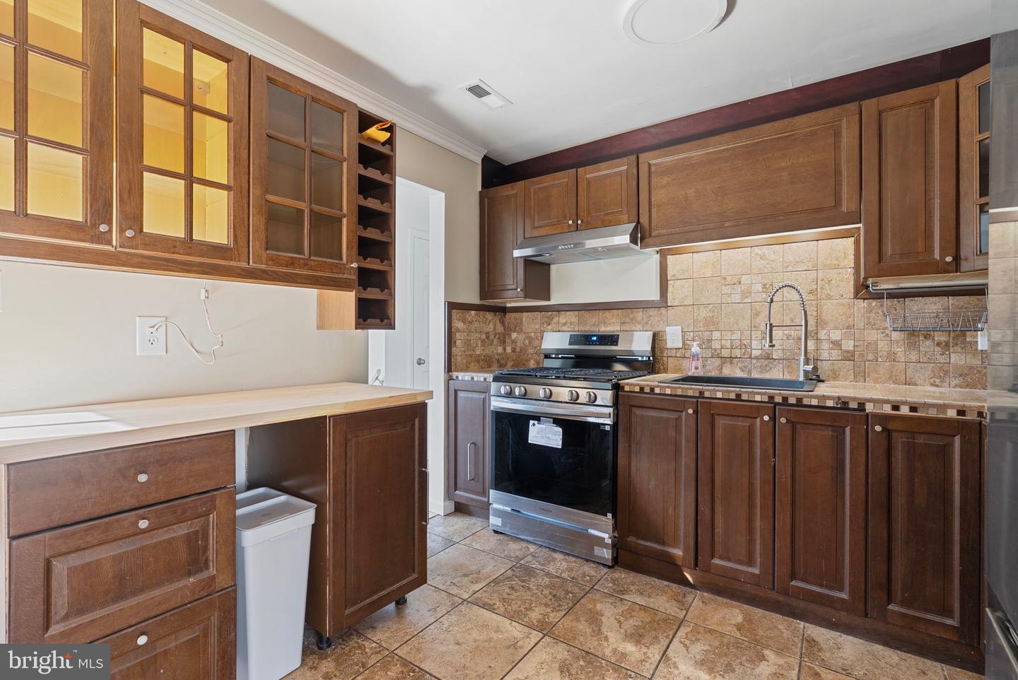 13421 HILLENDALE DR, WOODBRIDGE, Virginia 22193, 4 Bedrooms Bedrooms, 10 Rooms Rooms,2 BathroomsBathrooms,Residential,For sale,13421 HILLENDALE DR,VAPW2108322 MLS # VAPW2108322