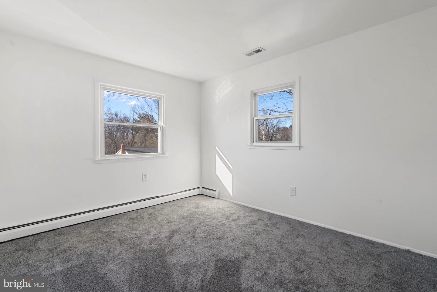 13421 HILLENDALE DR, WOODBRIDGE, Virginia 22193, 4 Bedrooms Bedrooms, 10 Rooms Rooms,2 BathroomsBathrooms,Residential,For sale,13421 HILLENDALE DR,VAPW2108322 MLS # VAPW2108322