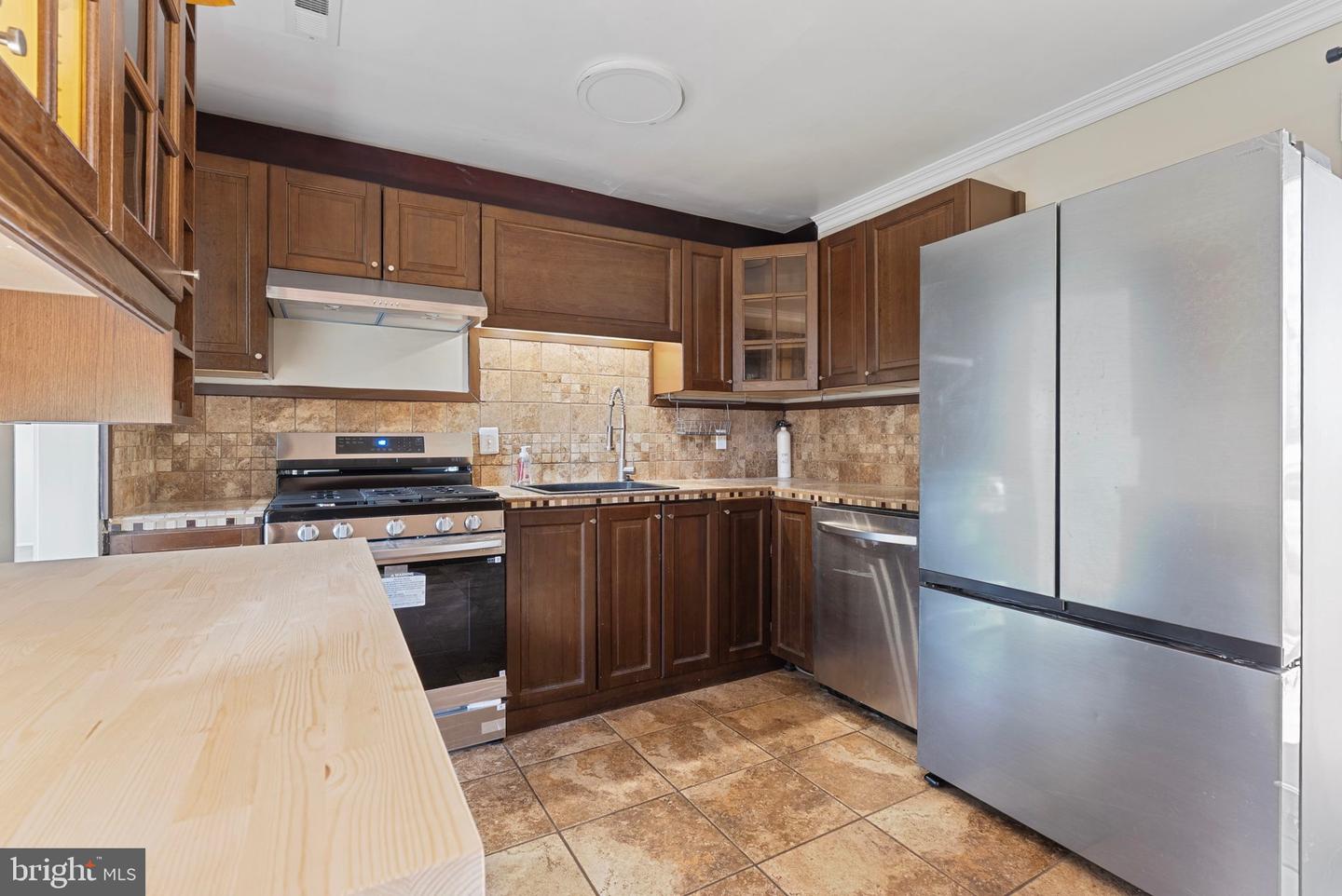 13421 HILLENDALE DR, WOODBRIDGE, Virginia 22193, 4 Bedrooms Bedrooms, 10 Rooms Rooms,2 BathroomsBathrooms,Residential,For sale,13421 HILLENDALE DR,VAPW2108322 MLS # VAPW2108322