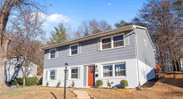13421 HILLENDALE DR, WOODBRIDGE, Virginia 22193, 4 Bedrooms Bedrooms, 10 Rooms Rooms,2 BathroomsBathrooms,Residential,For sale,13421 HILLENDALE DR,VAPW2108322 MLS # VAPW2108322