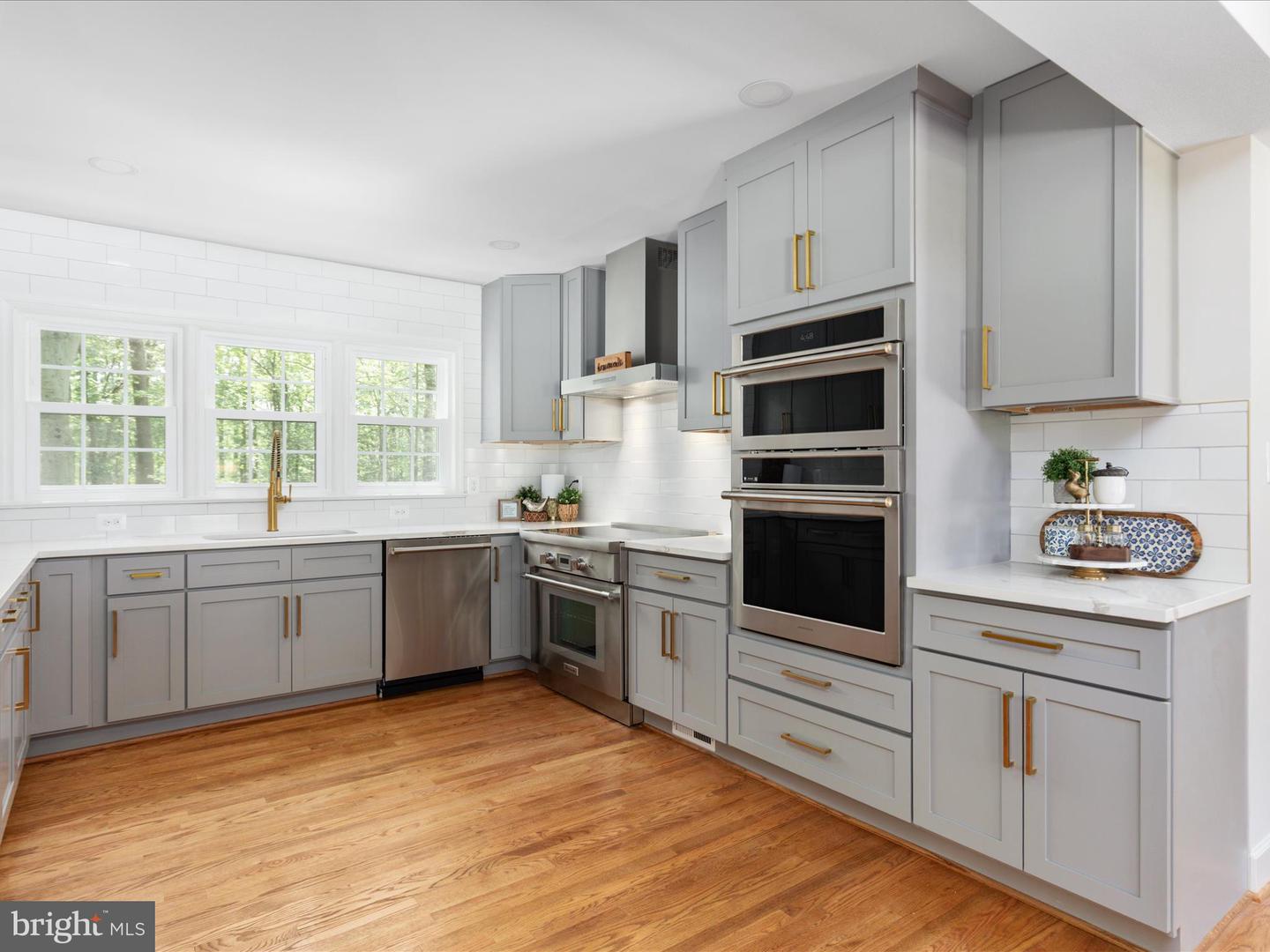 13209 JOHNNY MOORE LN, CLIFTON, Virginia 20124, 5 Bedrooms Bedrooms, ,4 BathroomsBathrooms,Residential,For sale,13209 JOHNNY MOORE LN,VAFX2280446 MLS # VAFX2280446 13209 JOHNNY MOORE LN, CLIFTON, Virginia 20124, 5 Bedrooms Bedrooms, ,4 BathroomsBathrooms,Residential,For sale,13209 JOHNNY MOORE LN,VAFX2280446 MLS # VAFX2280446