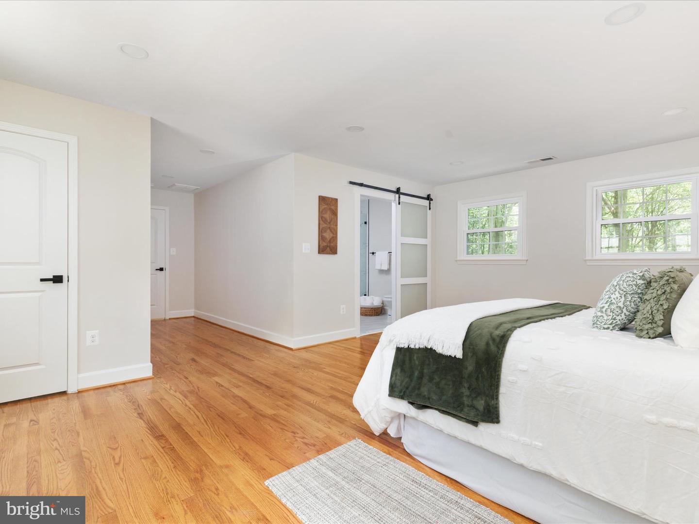 13209 JOHNNY MOORE LN, CLIFTON, Virginia 20124, 5 Bedrooms Bedrooms, ,4 BathroomsBathrooms,Residential,For sale,13209 JOHNNY MOORE LN,VAFX2280446 MLS # VAFX2280446 13209 JOHNNY MOORE LN, CLIFTON, Virginia 20124, 5 Bedrooms Bedrooms, ,4 BathroomsBathrooms,Residential,For sale,13209 JOHNNY MOORE LN,VAFX2280446 MLS # VAFX2280446