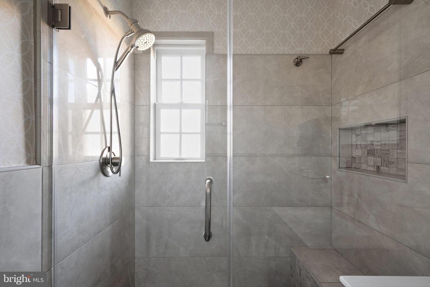 1630 W ABINGDON DR #202, ALEXANDRIA, Virginia 22314, 1 Bedroom Bedrooms, ,1 BathroomBathrooms,Residential,For sale,1630 W ABINGDON DR #202,VAAX2052046 MLS # VAAX2052046