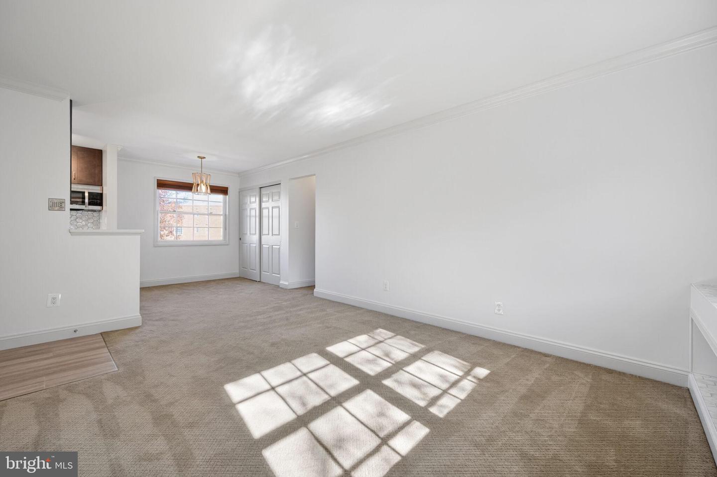 1630 W ABINGDON DR #202, ALEXANDRIA, Virginia 22314, 1 Bedroom Bedrooms, ,1 BathroomBathrooms,Residential,For sale,1630 W ABINGDON DR #202,VAAX2052046 MLS # VAAX2052046