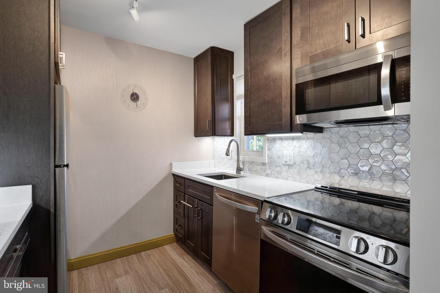 1630 W ABINGDON DR #202, ALEXANDRIA, Virginia 22314, 1 Bedroom Bedrooms, ,1 BathroomBathrooms,Residential,For sale,1630 W ABINGDON DR #202,VAAX2052046 MLS # VAAX2052046