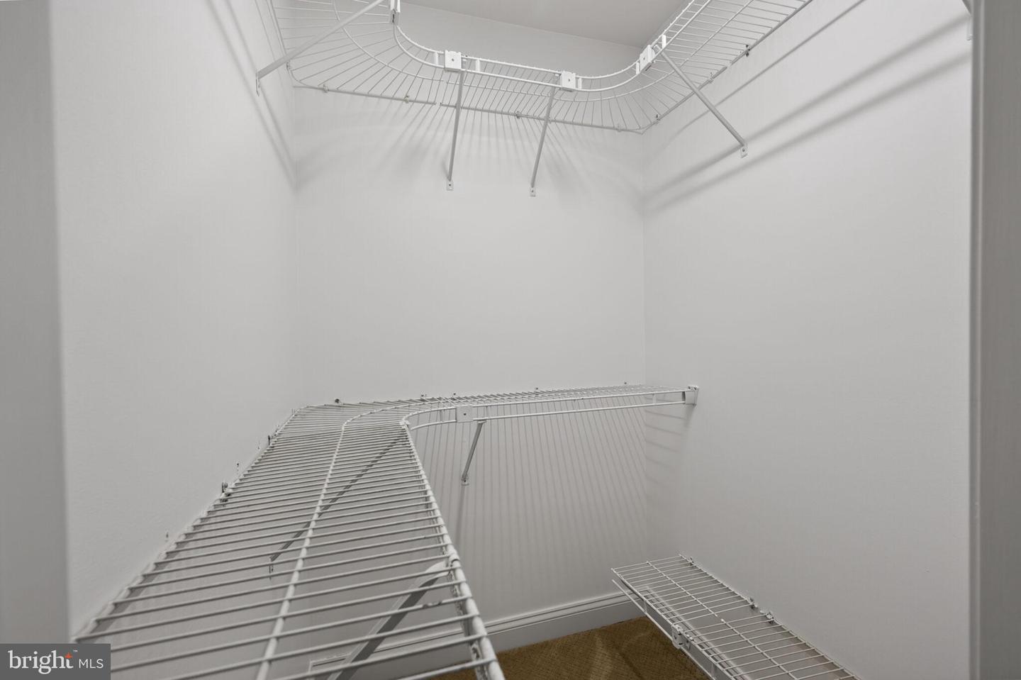 1630 W ABINGDON DR #202, ALEXANDRIA, Virginia 22314, 1 Bedroom Bedrooms, ,1 BathroomBathrooms,Residential,For sale,1630 W ABINGDON DR #202,VAAX2052046 MLS # VAAX2052046