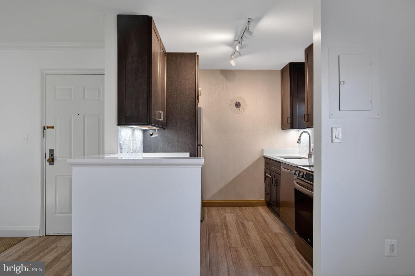 1630 W ABINGDON DR #202, ALEXANDRIA, Virginia 22314, 1 Bedroom Bedrooms, ,1 BathroomBathrooms,Residential,For sale,1630 W ABINGDON DR #202,VAAX2052046 MLS # VAAX2052046