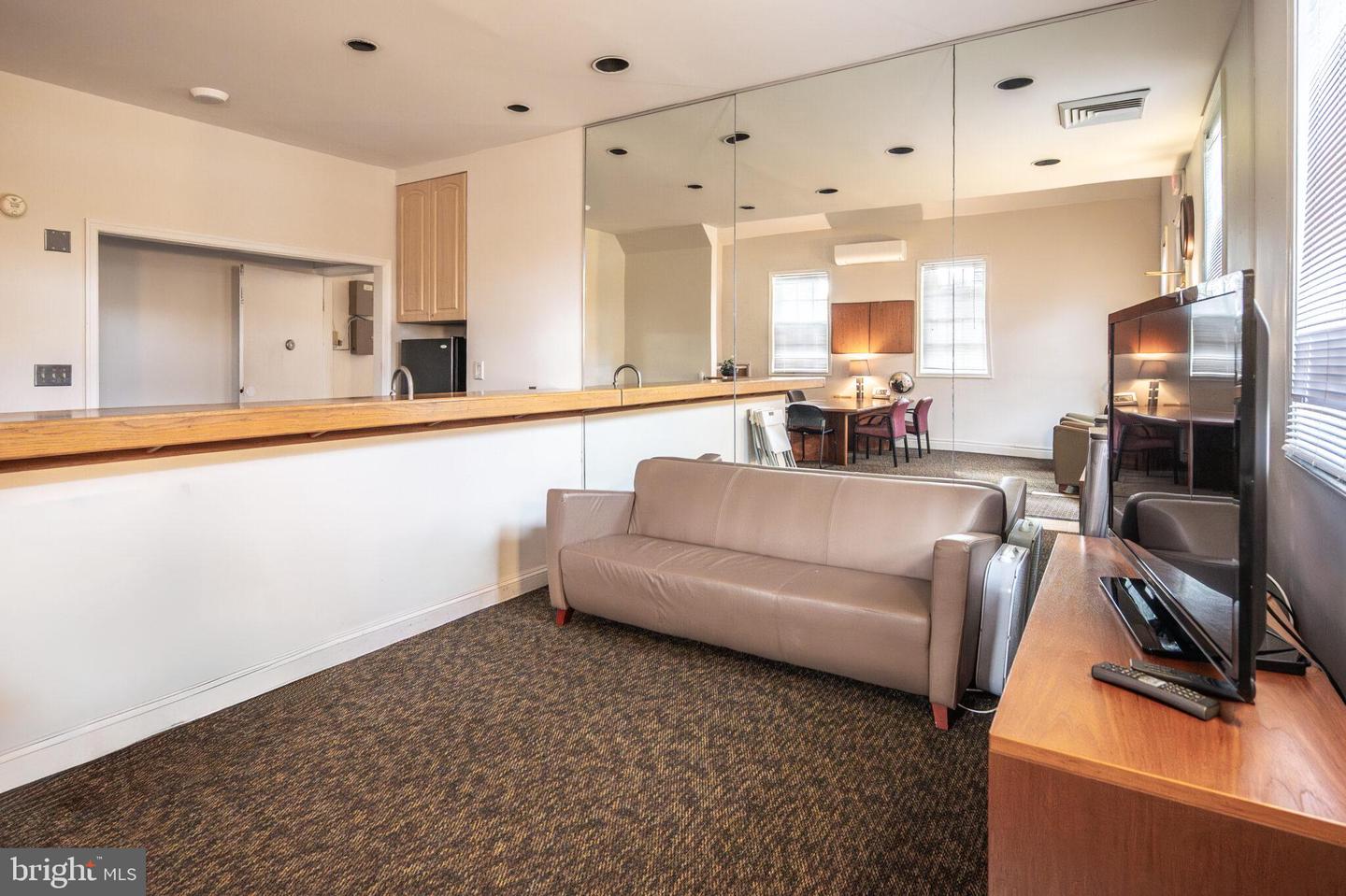 1630 W ABINGDON DR #202, ALEXANDRIA, Virginia 22314, 1 Bedroom Bedrooms, ,1 BathroomBathrooms,Residential,For sale,1630 W ABINGDON DR #202,VAAX2052046 MLS # VAAX2052046