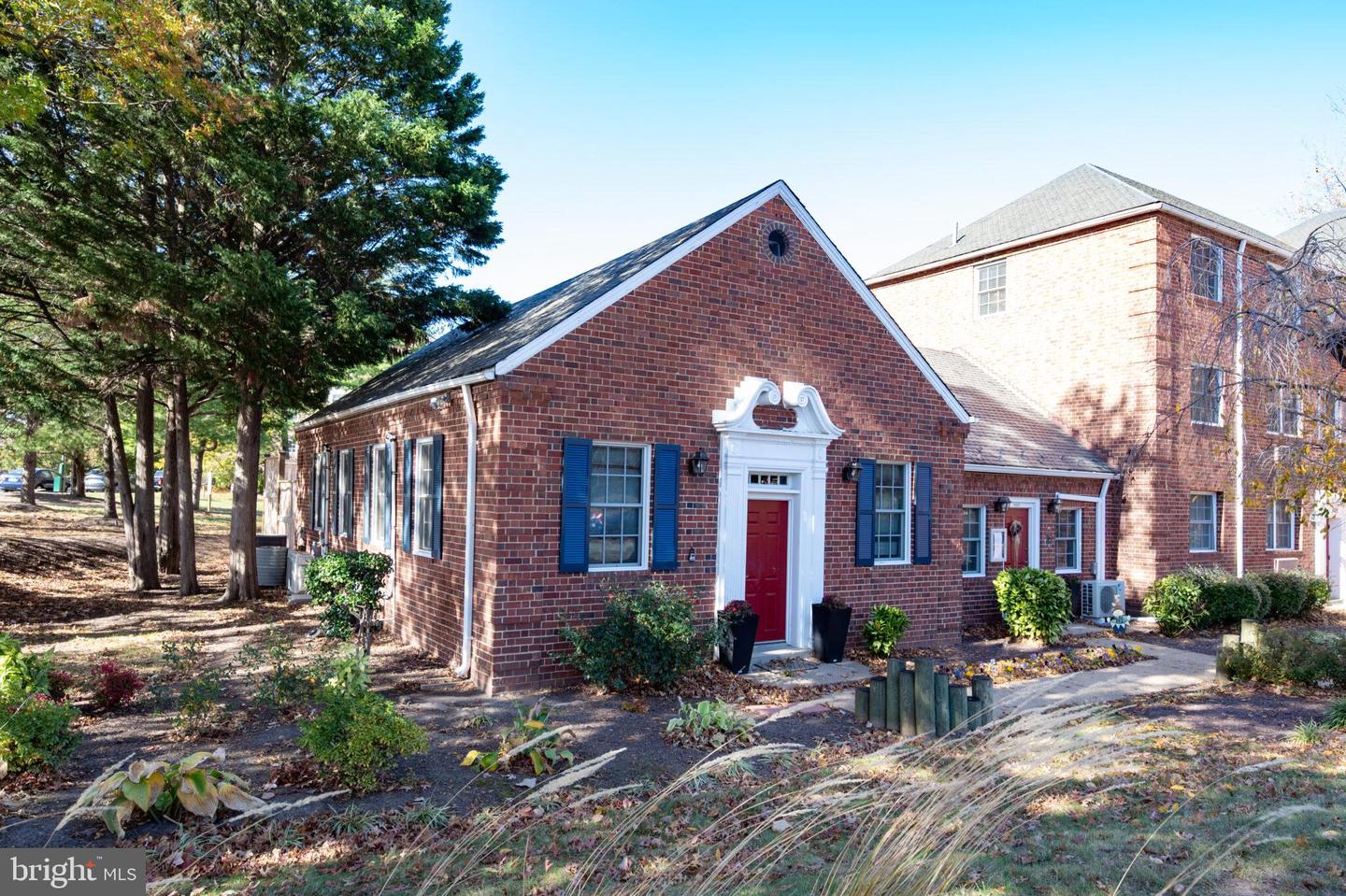 1630 W ABINGDON DR #202, ALEXANDRIA, Virginia 22314, 1 Bedroom Bedrooms, ,1 BathroomBathrooms,Residential,For sale,1630 W ABINGDON DR #202,VAAX2052046 MLS # VAAX2052046