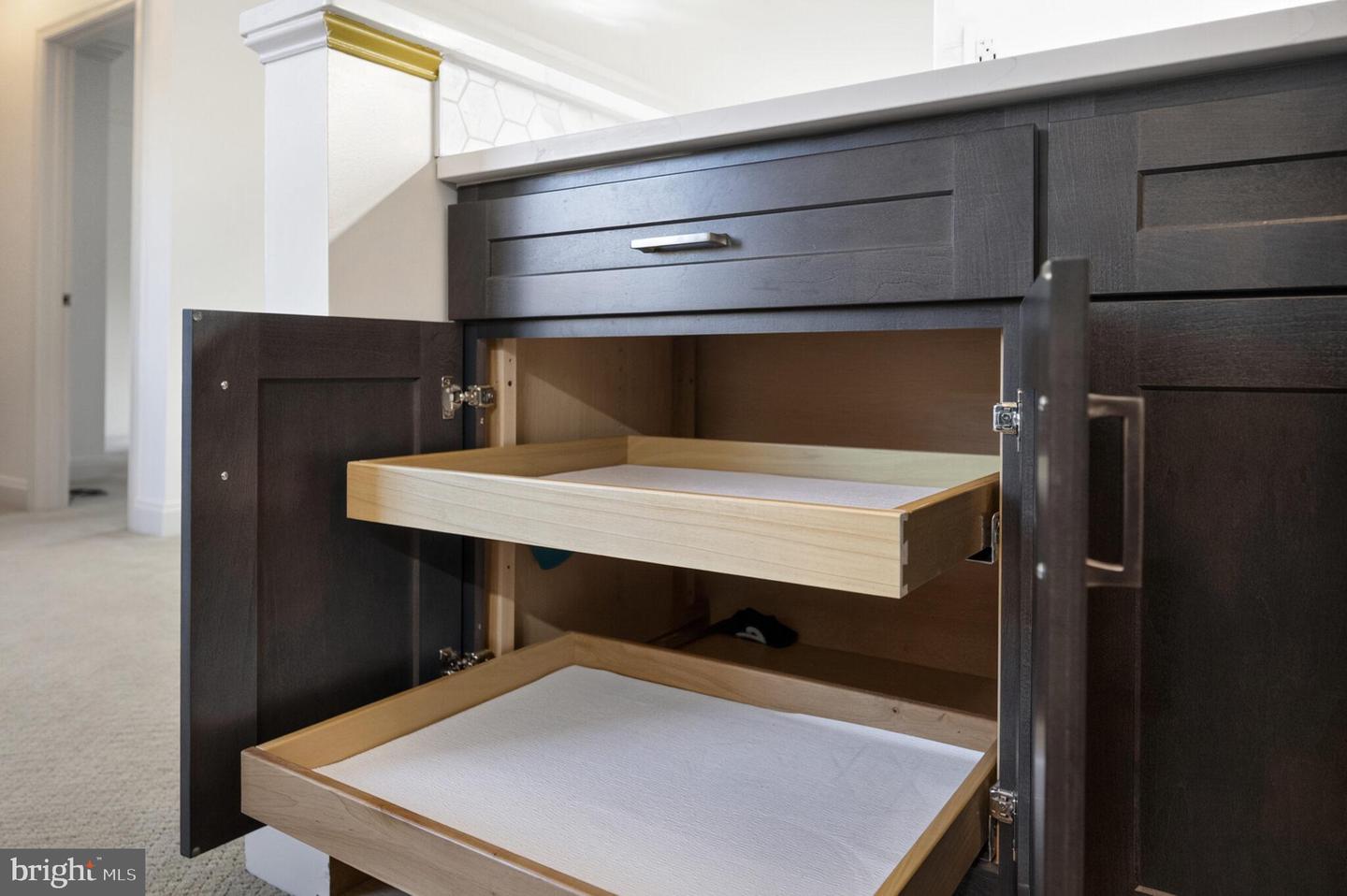 1630 W ABINGDON DR #202, ALEXANDRIA, Virginia 22314, 1 Bedroom Bedrooms, ,1 BathroomBathrooms,Residential,For sale,1630 W ABINGDON DR #202,VAAX2052046 MLS # VAAX2052046