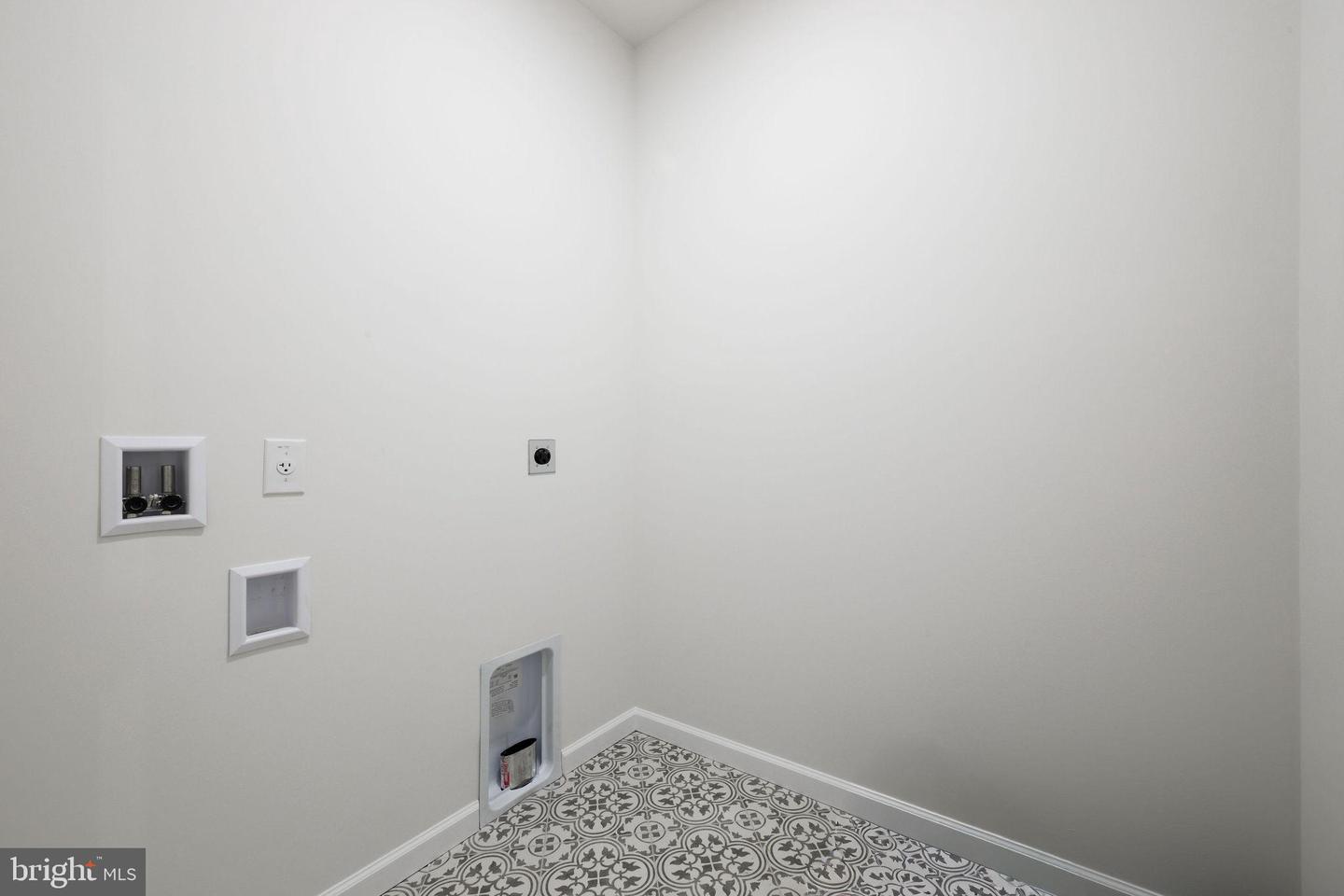 104 E HAVEN CT, CHARLOTTESVILLE, Virginia 22911, 4 Bedrooms Bedrooms, ,3 BathroomsBathrooms,Residential,For sale,104 E HAVEN CT,VAAB2001120 MLS # VAAB2001120