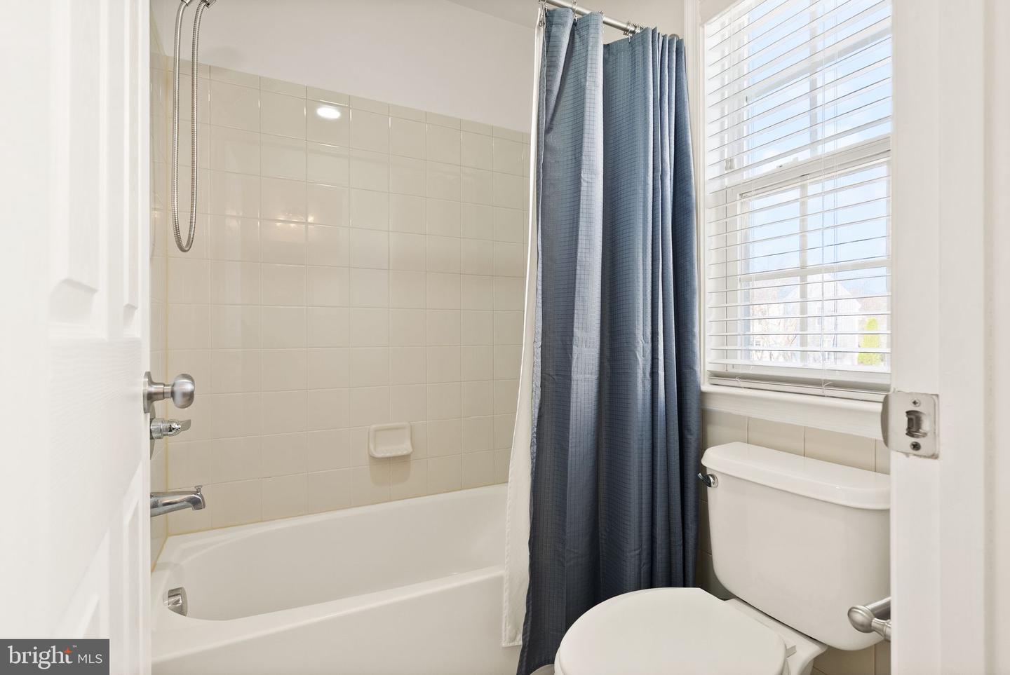 7722 YALTA WAY, GAINESVILLE, Virginia 20155, 4 Bedrooms Bedrooms, 11 Rooms Rooms,3 BathroomsBathrooms,Residential,For sale,7722 YALTA WAY,VAPW2108262 MLS # VAPW2108262