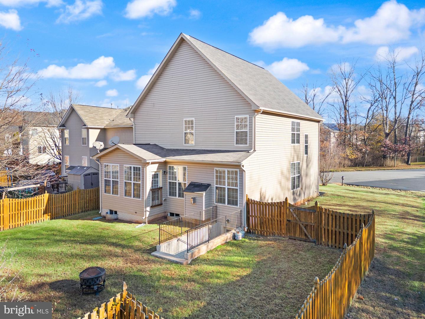 7722 YALTA WAY, GAINESVILLE, Virginia 20155, 4 Bedrooms Bedrooms, 11 Rooms Rooms,3 BathroomsBathrooms,Residential,For sale,7722 YALTA WAY,VAPW2108262 MLS # VAPW2108262