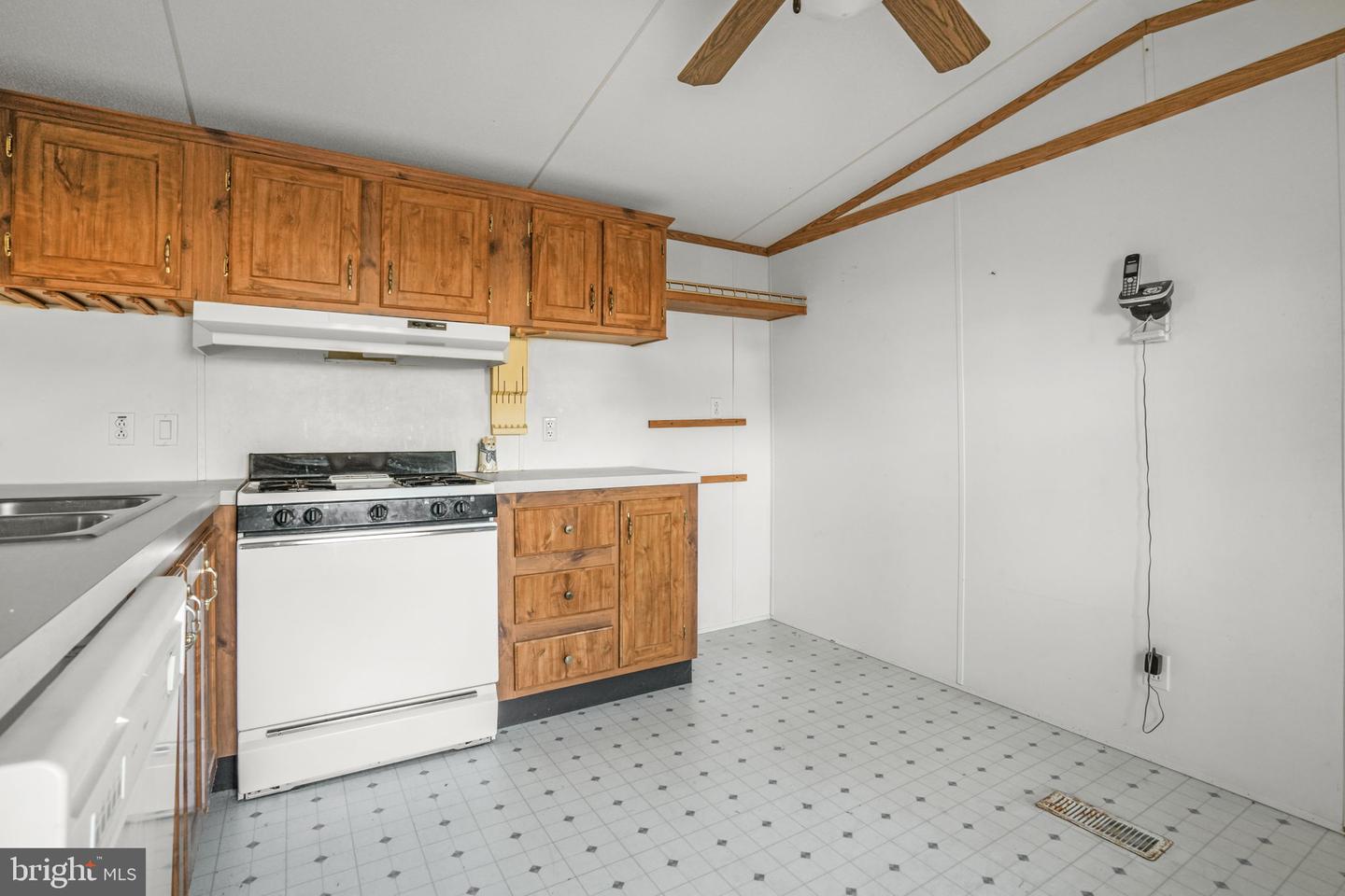 5186 COLEYS LN, CHINCOTEAGUE ISLAND, Virginia 23336, 3 Bedrooms Bedrooms, ,2 BathroomsBathrooms,Residential,For sale,5186 COLEYS LN,VAAC2002424 MLS # VAAC2002424 5186 COLEYS LN, CHINCOTEAGUE ISLAND, Virginia 23336, 3 Bedrooms Bedrooms, ,2 BathroomsBathrooms,Residential,For sale,5186 COLEYS LN,VAAC2002424 MLS # VAAC2002424