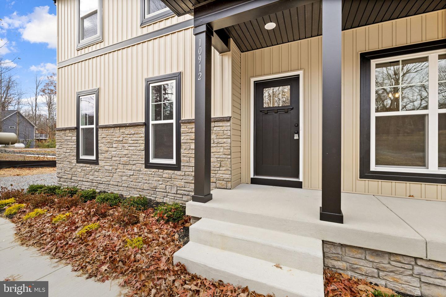 10912 THIEL CT, SPOTSYLVANIA, Virginia 22551, 4 Bedrooms Bedrooms, ,2 BathroomsBathrooms,Residential,For sale,10912 THIEL CT,VASP2037824 MLS # VASP2037824