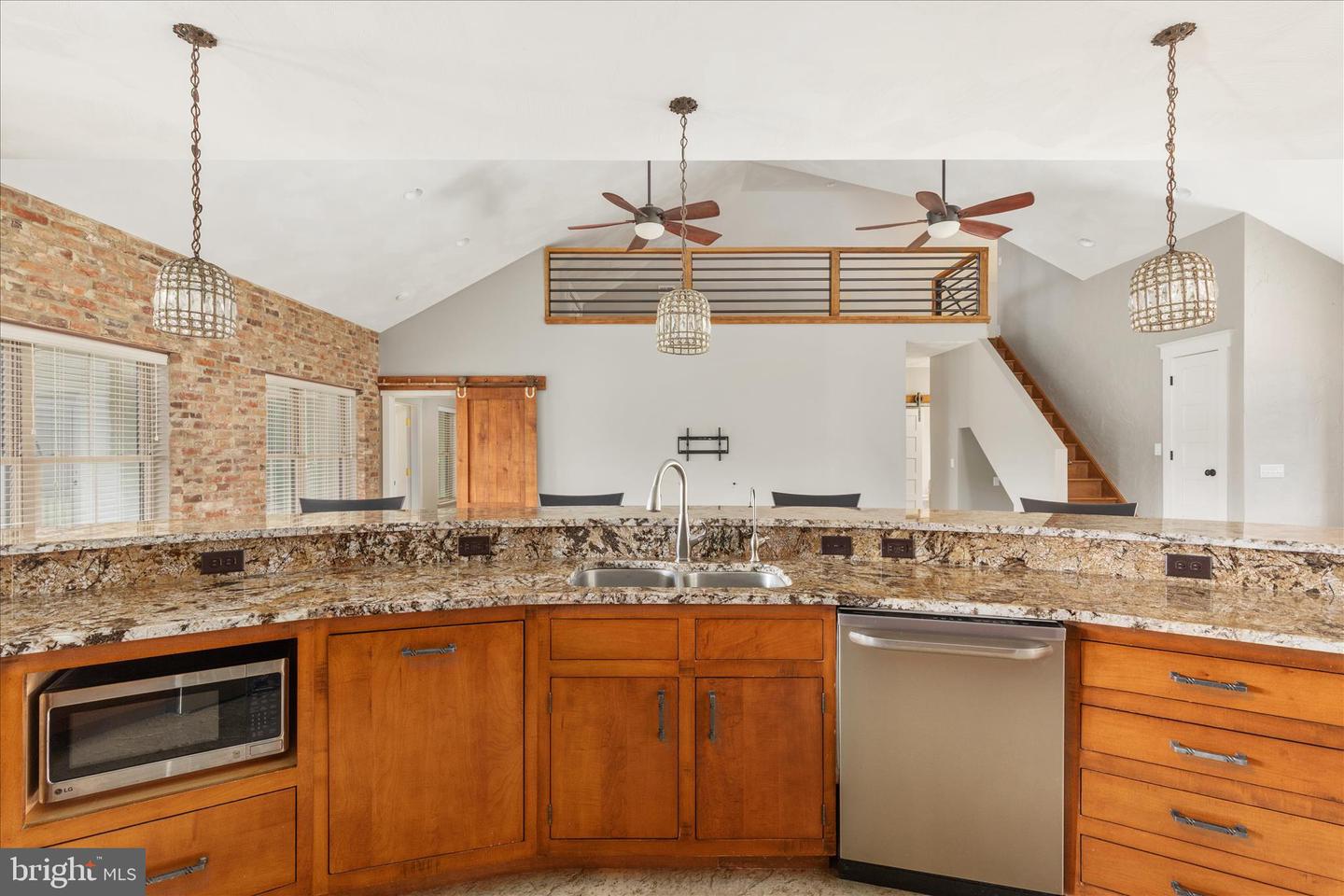 2996 HAWK LN, BROADWAY, Virginia 22815, 5 Bedrooms Bedrooms, ,3 BathroomsBathrooms,Residential,For sale,2996 HAWK LN,VARO2002754 MLS # VARO2002754