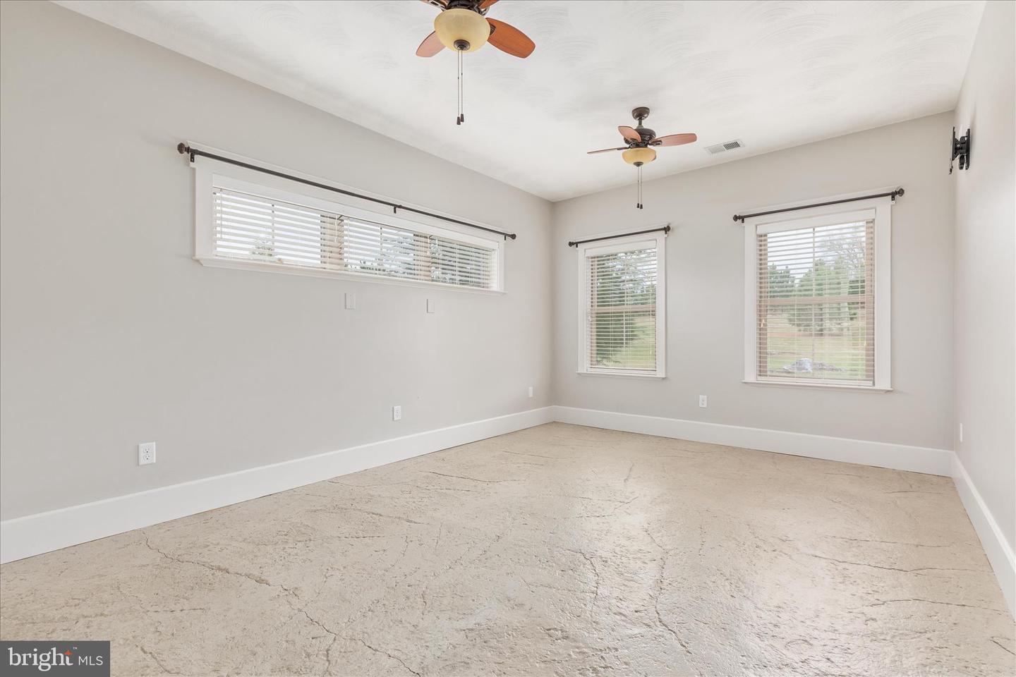 2996 HAWK LN, BROADWAY, Virginia 22815, 5 Bedrooms Bedrooms, ,3 BathroomsBathrooms,Residential,For sale,2996 HAWK LN,VARO2002754 MLS # VARO2002754