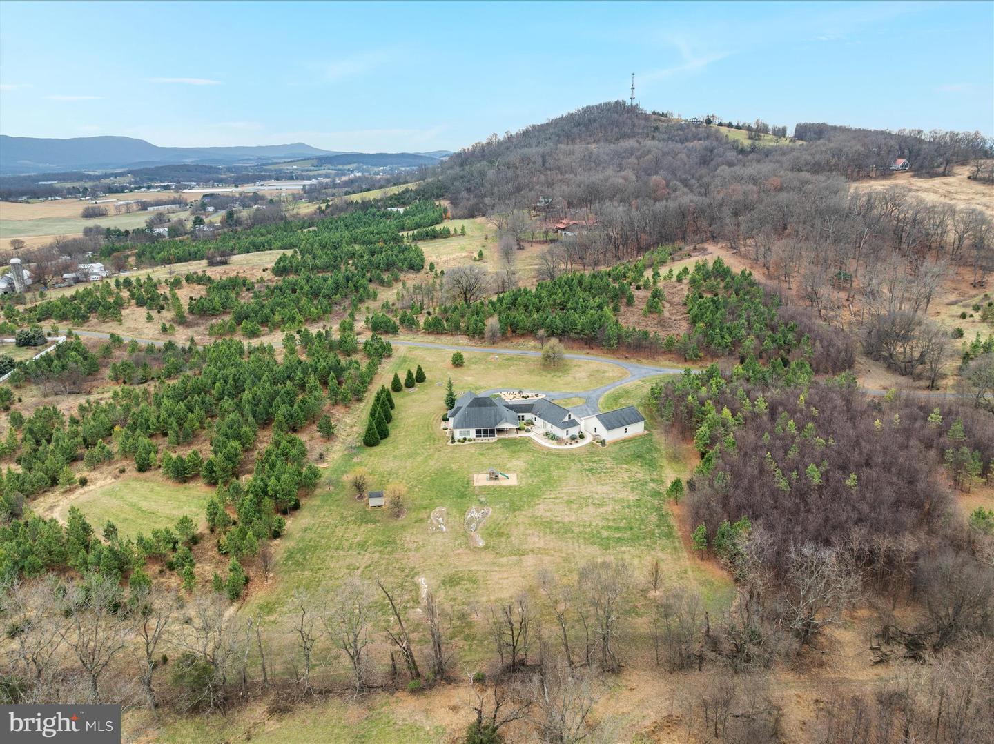 2996 HAWK LN, BROADWAY, Virginia 22815, 5 Bedrooms Bedrooms, ,3 BathroomsBathrooms,Residential,For sale,2996 HAWK LN,VARO2002754 MLS # VARO2002754