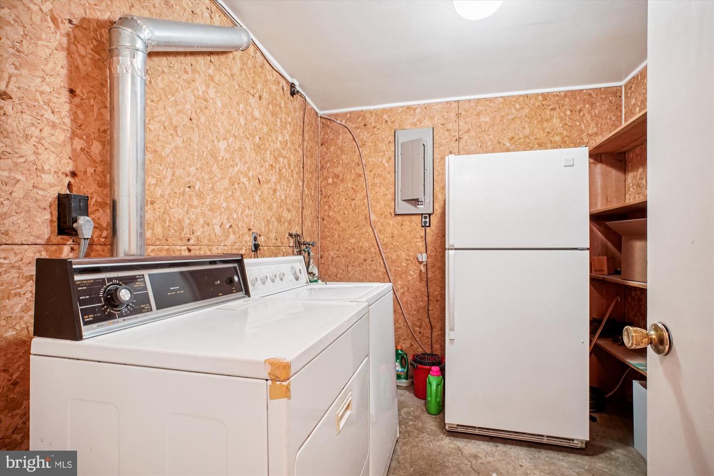 6144 CHESTERBROOK RD, MCLEAN, Virginia 22101, 3 Bedrooms Bedrooms, ,2 BathroomsBathrooms,Residential,For sale,6144 CHESTERBROOK RD,VAFX2280464 MLS # VAFX2280464