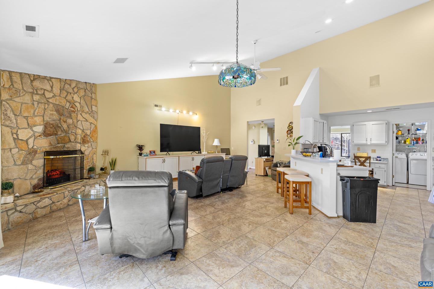 465 HIDDEN RIDGE RD, CHARLOTTESVILLE, Virginia 22902, 3 Bedrooms Bedrooms, ,2 BathroomsBathrooms,Residential,For sale,465 HIDDEN RIDGE RD,671464 MLS # 671464