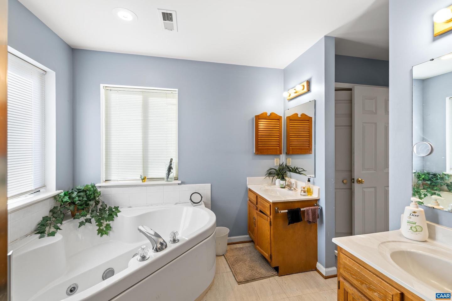 465 HIDDEN RIDGE RD, CHARLOTTESVILLE, Virginia 22902, 3 Bedrooms Bedrooms, ,2 BathroomsBathrooms,Residential,For sale,465 HIDDEN RIDGE RD,671464 MLS # 671464