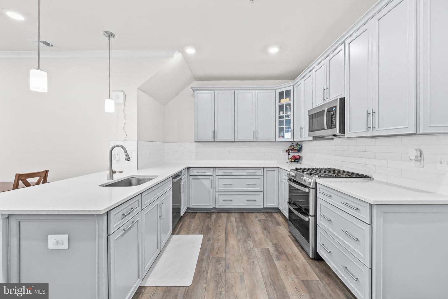 22528 WILSON VIEW TER, ASHBURN, Virginia 20148, 3 Bedrooms Bedrooms, ,2 BathroomsBathrooms,Residential,For sale,22528 WILSON VIEW TER,VALO2111642 MLS # VALO2111642 22528 WILSON VIEW TER, ASHBURN, Virginia 20148, 3 Bedrooms Bedrooms, ,2 BathroomsBathrooms,Residential,For sale,22528 WILSON VIEW TER,VALO2111642 MLS # VALO2111642