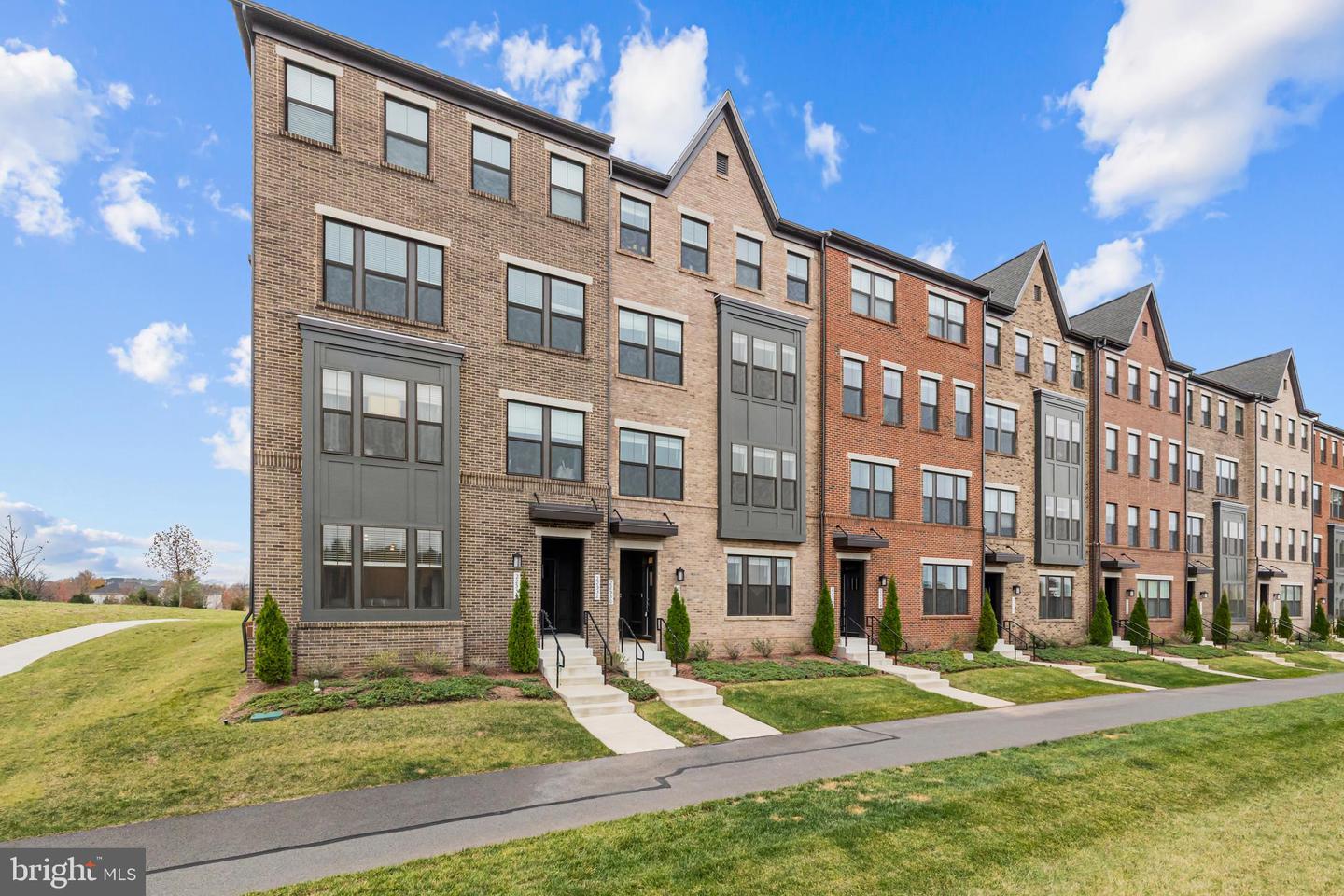 22528 WILSON VIEW TER, ASHBURN, Virginia 20148, 3 Bedrooms Bedrooms, ,2 BathroomsBathrooms,Residential,For sale,22528 WILSON VIEW TER,VALO2111642 MLS # VALO2111642 22528 WILSON VIEW TER, ASHBURN, Virginia 20148, 3 Bedrooms Bedrooms, ,2 BathroomsBathrooms,Residential,For sale,22528 WILSON VIEW TER,VALO2111642 MLS # VALO2111642